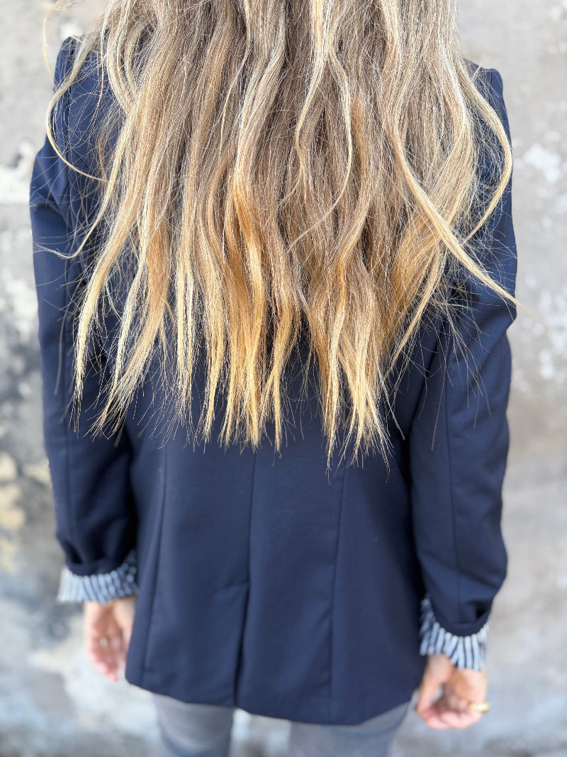 Blazer gabardina delgada con doblez rayado azul marino