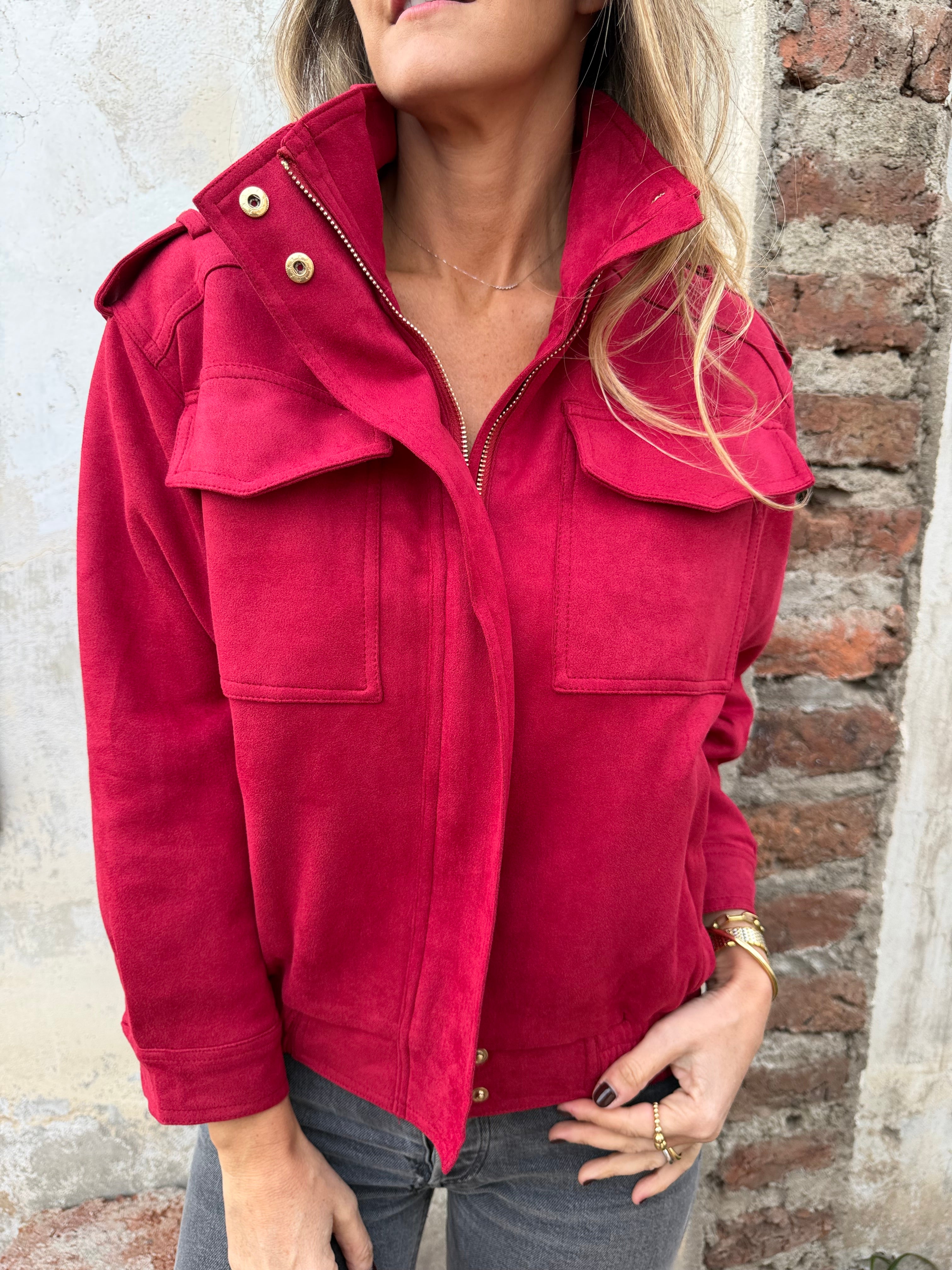 Chaqueta efecto gamuza bolsillos roja