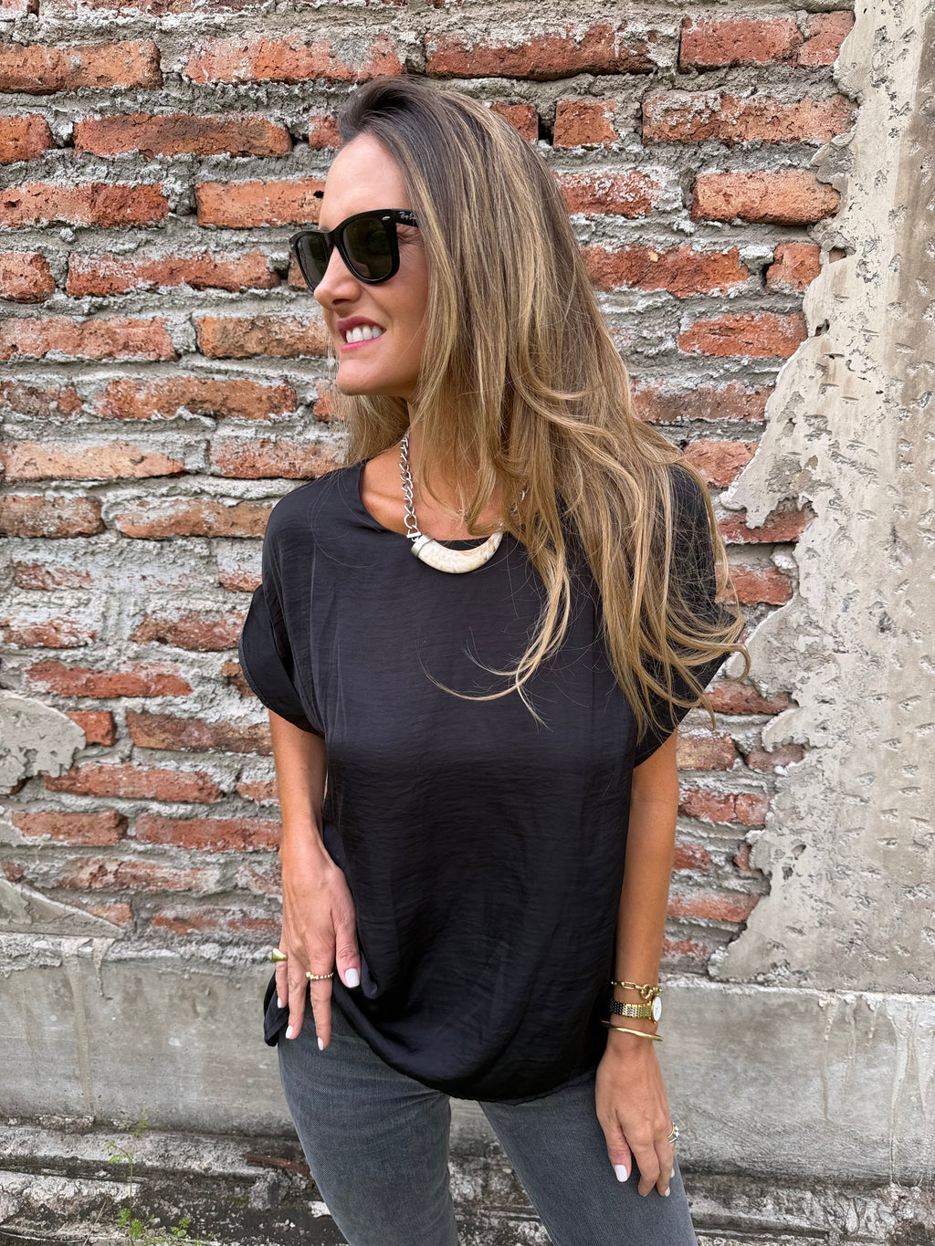 Blusa básica seda negra