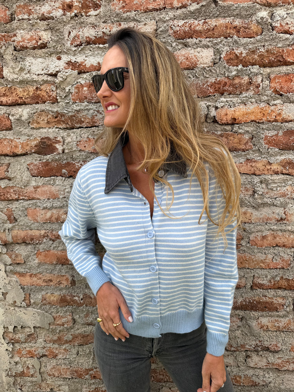 Chaleco líneas camisero cuello bluejean celeste