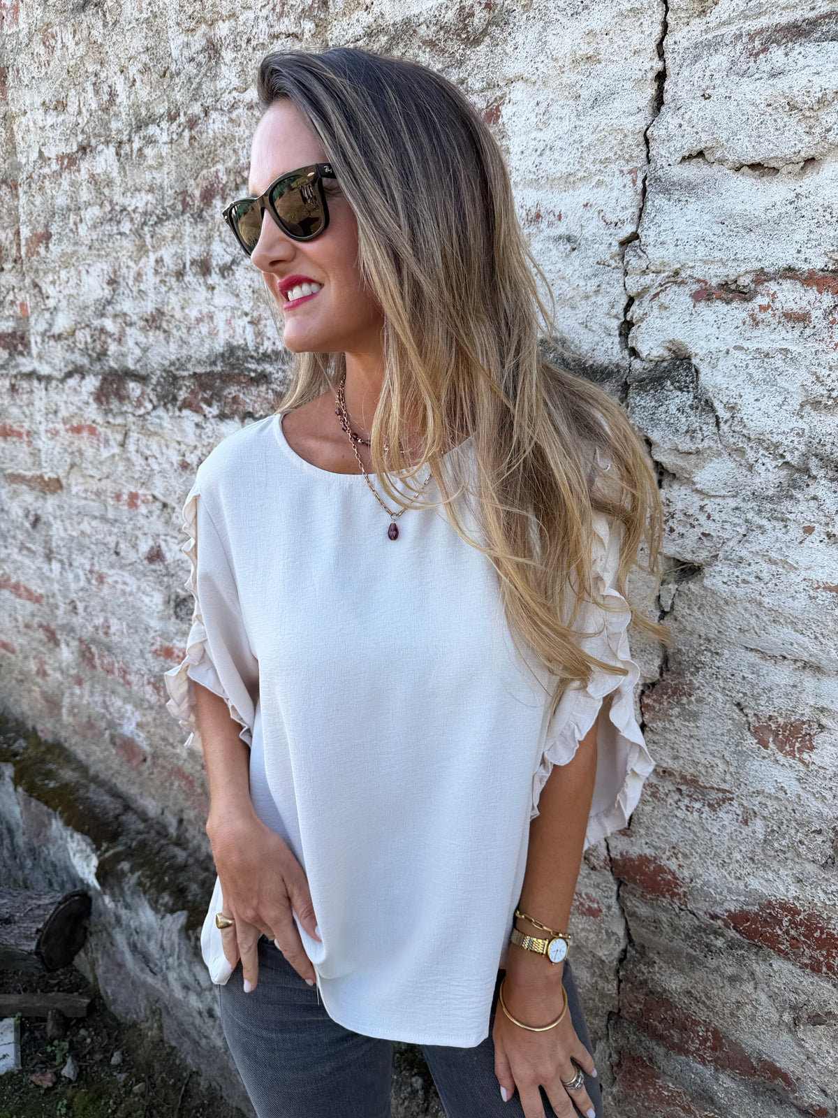 Blusa crep vuelitos mangas crudo