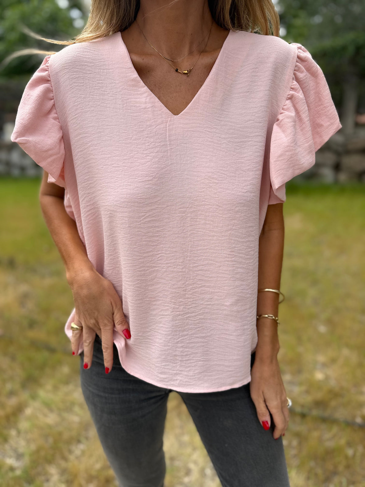 Blusa crep vuelitos mangas rosada