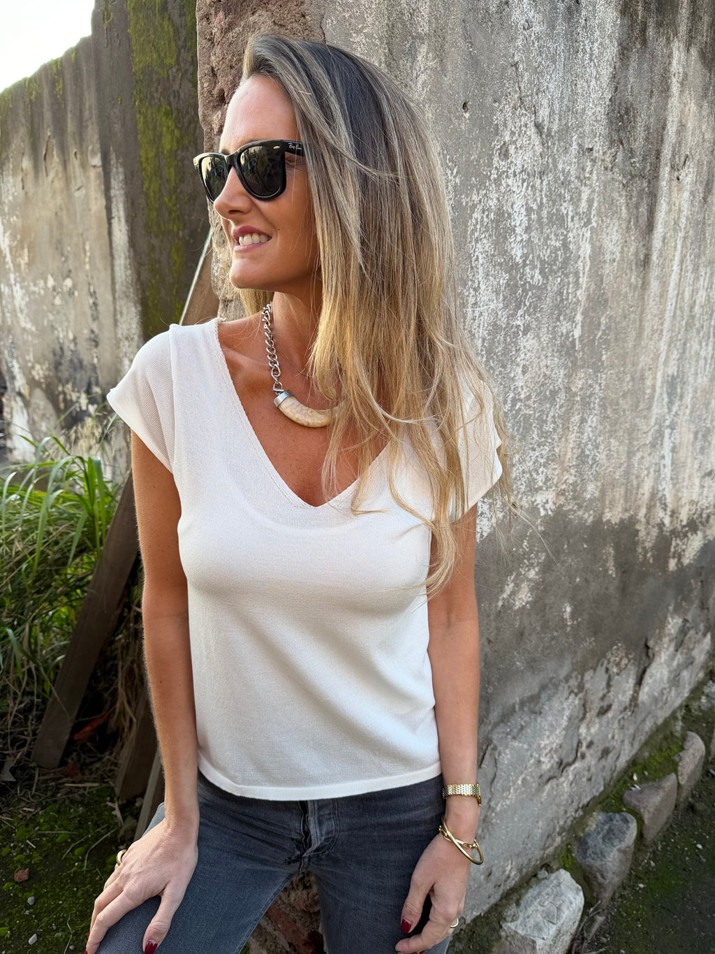 Polera V hilo blanca