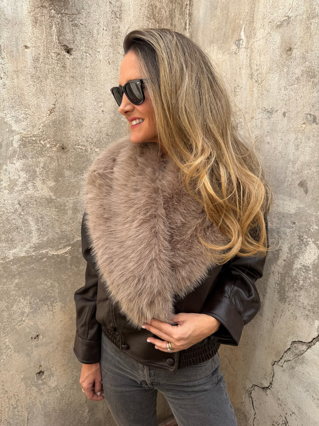 Bomber efecto cuero graneado cuello removible piel café