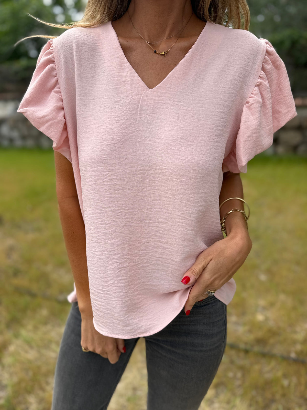Blusa crep vuelitos mangas rosada
