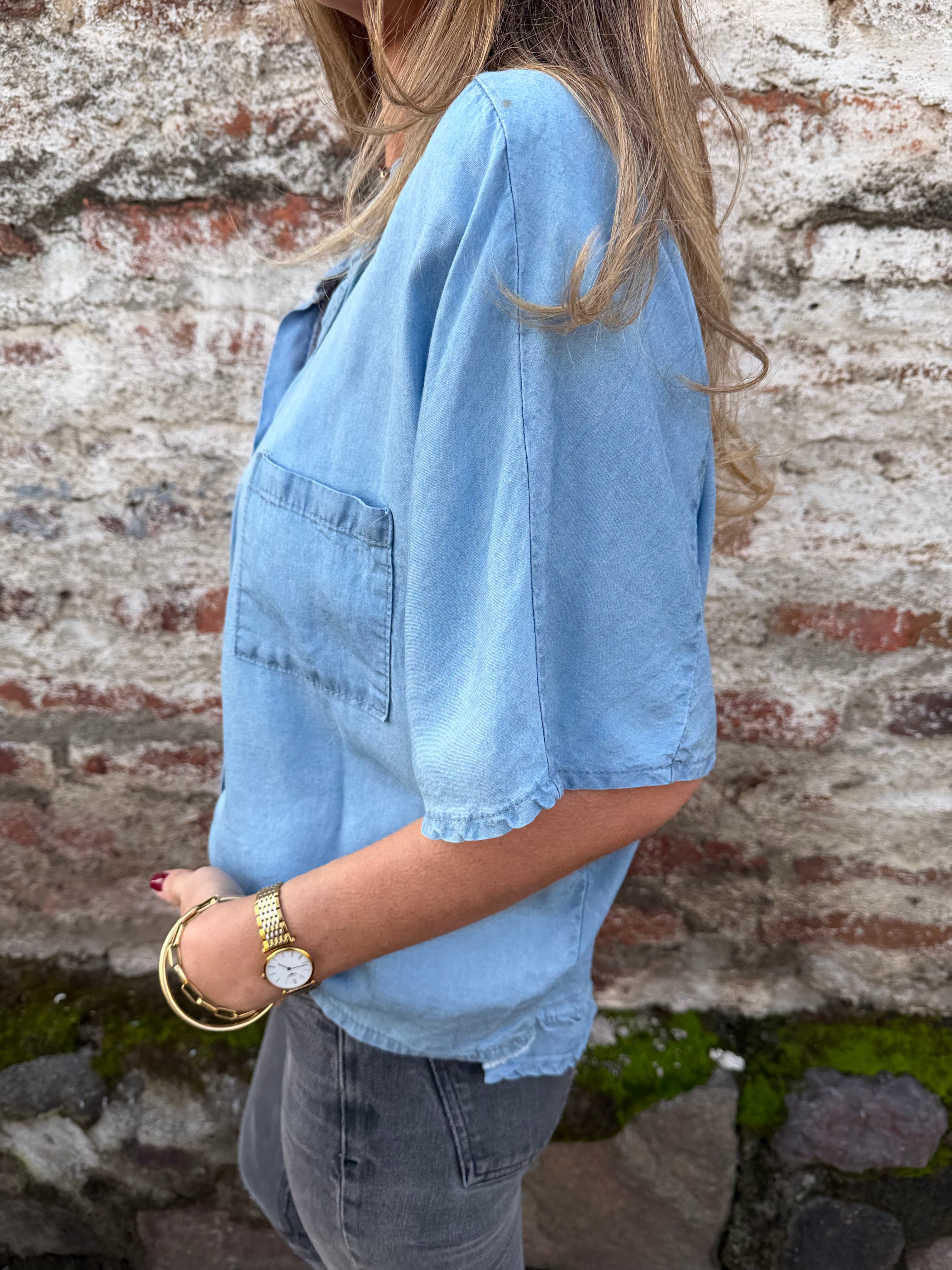Blusa tencel clásica celeste