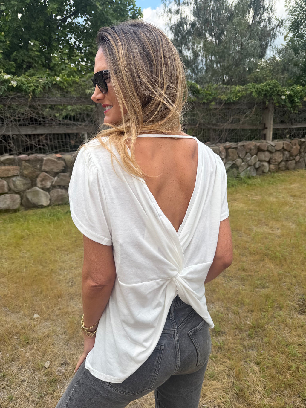Polera algodón nudo espalda blanca