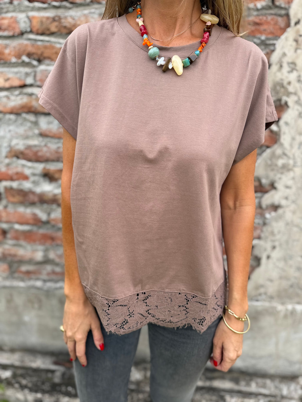Polera básica algodón encaje inferior café