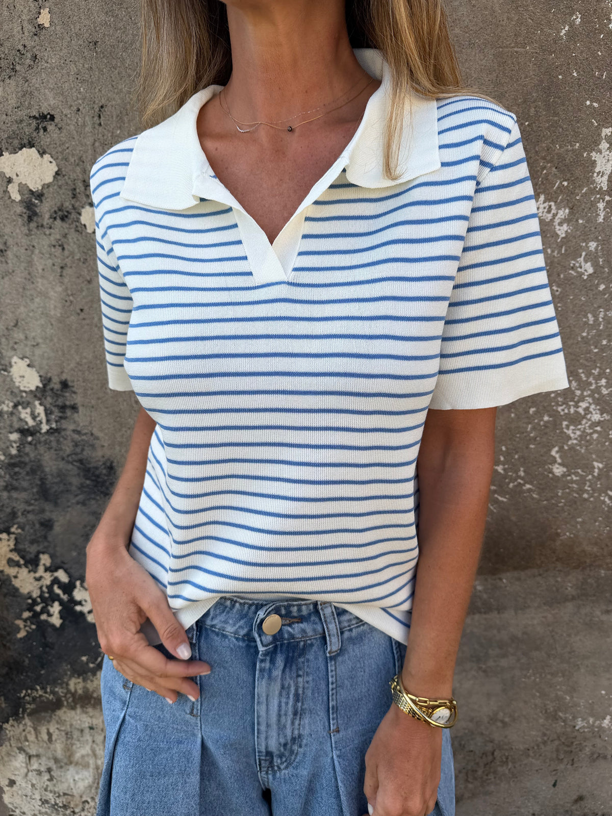 Polera hilo rayada celeste cuellito