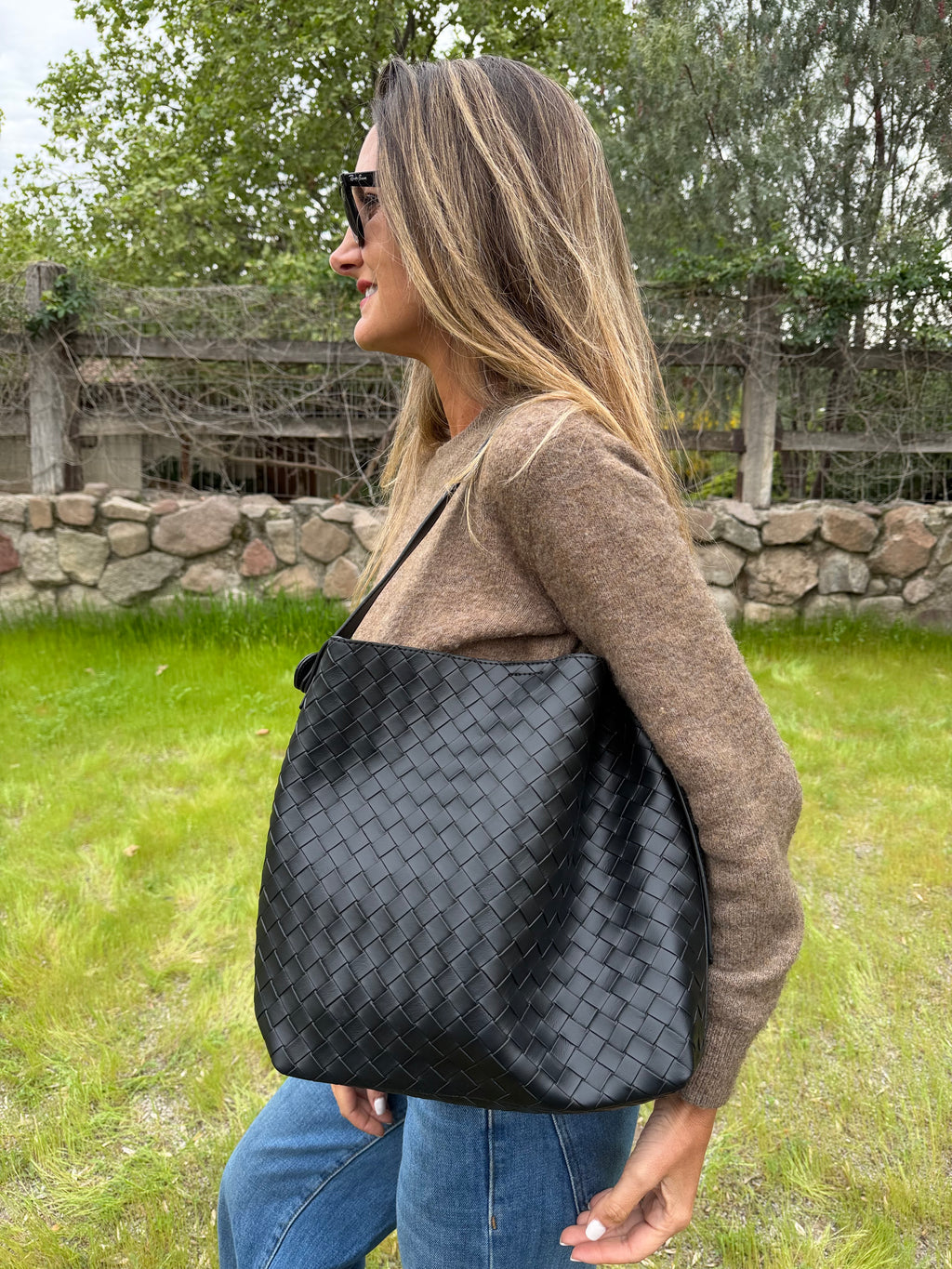 Tote ecocuero trenzado negro