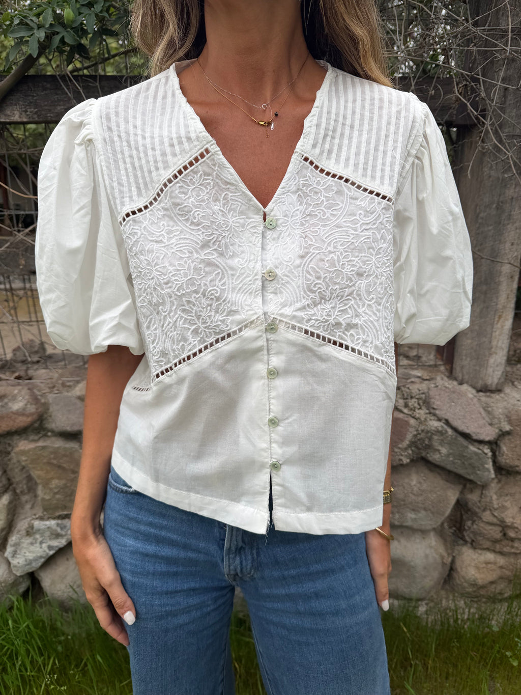New blusa mangas abullonadas blanca