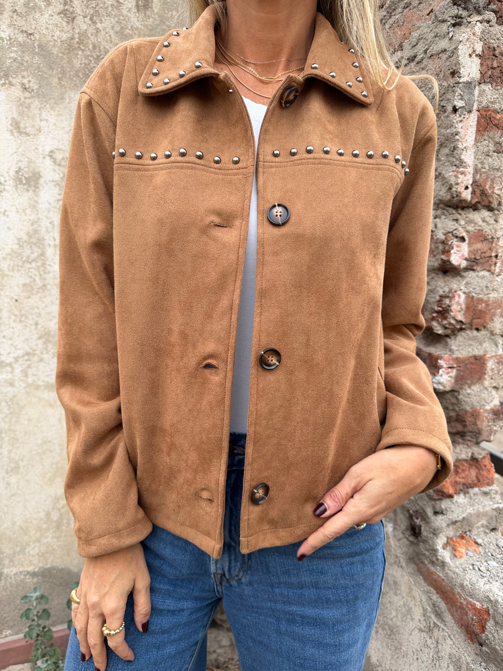 Chaqueta suede tachitas camel