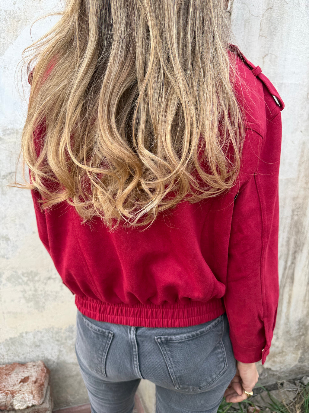 Chaqueta efecto gamuza bolsillos roja