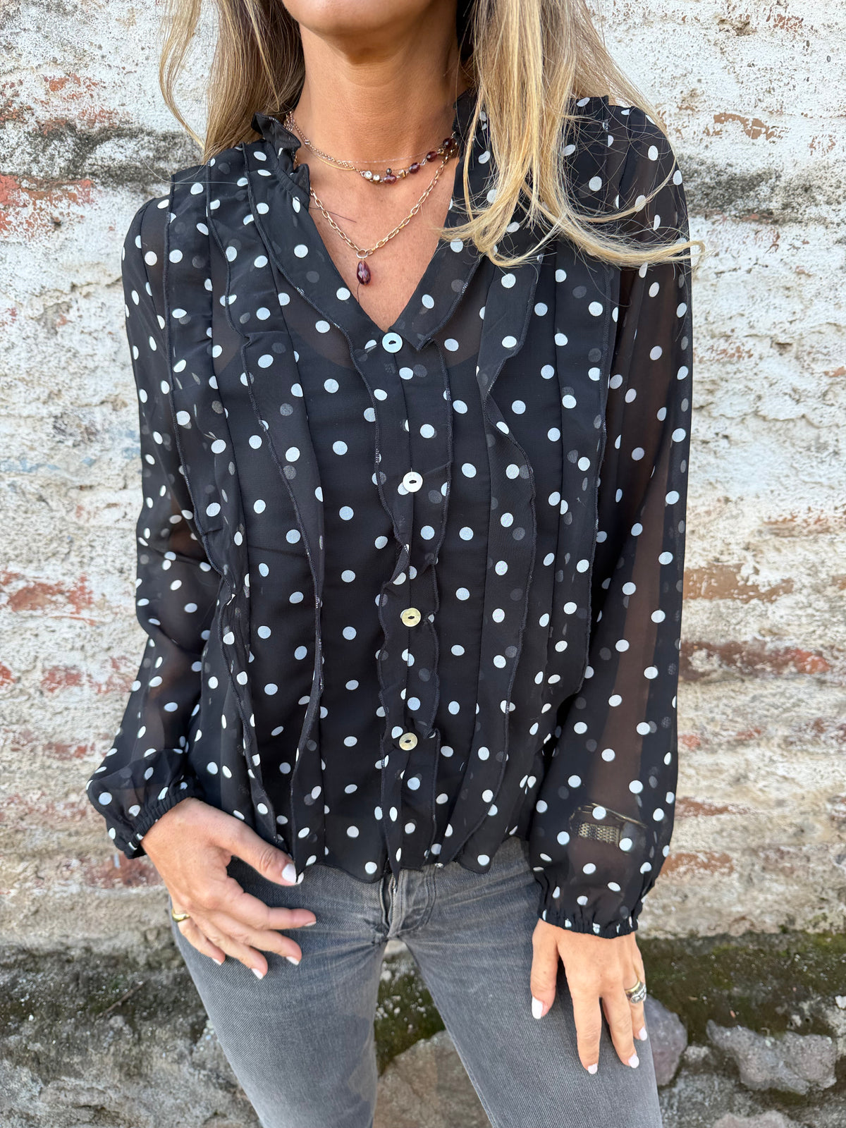 Blusa gasa puntitos negra