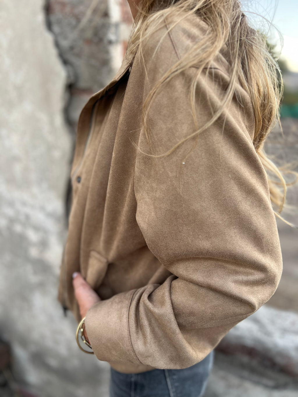 Chaqueta suede bolsillo clásico camel
