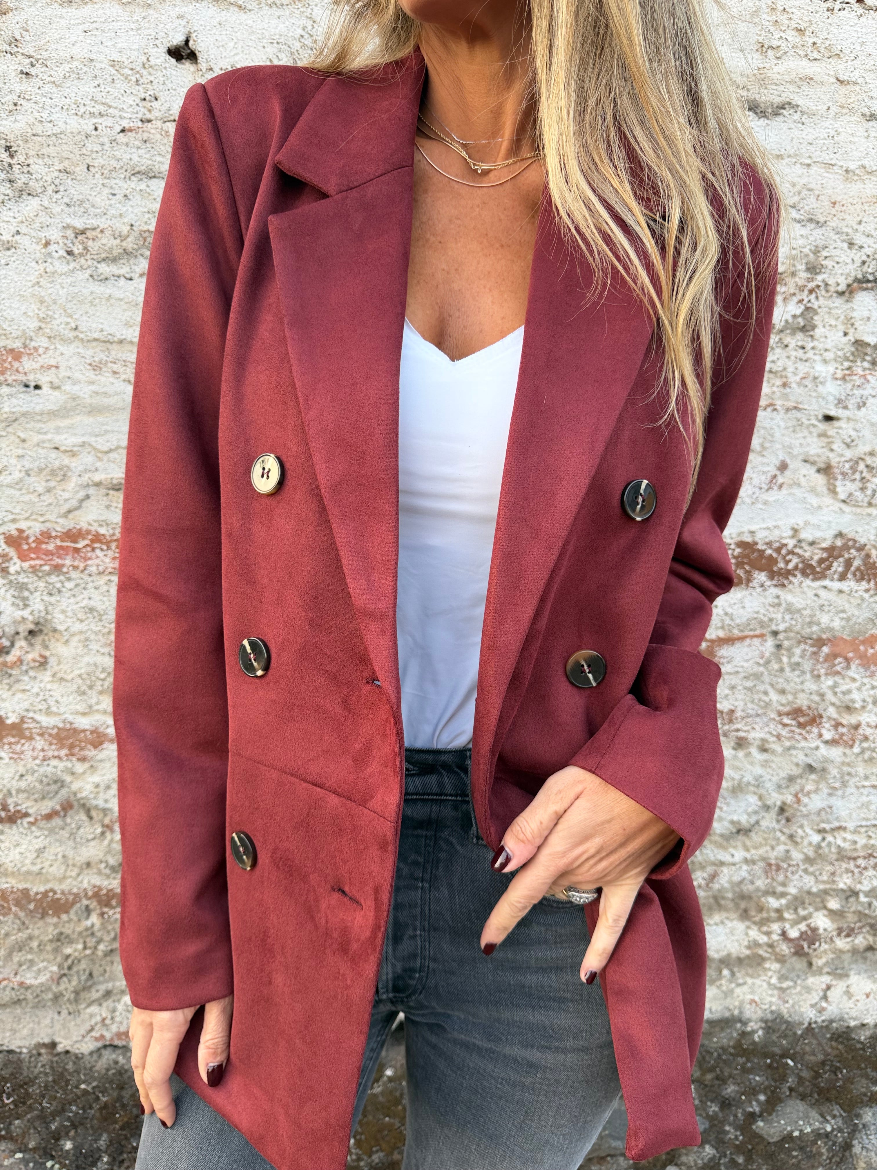 Blazer efecto gamuza increíble burdeo