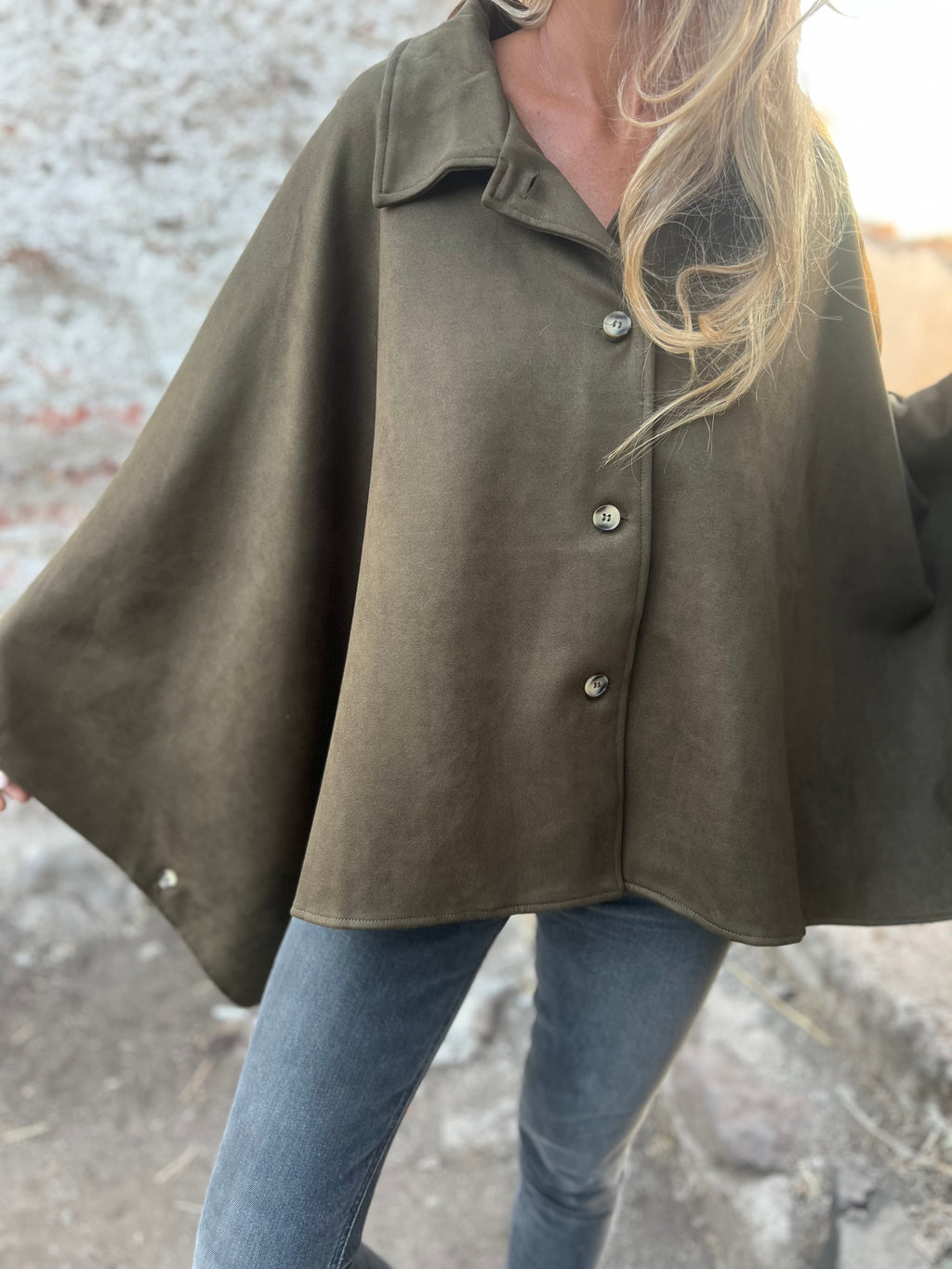 Capa botones gamuza verde musgo