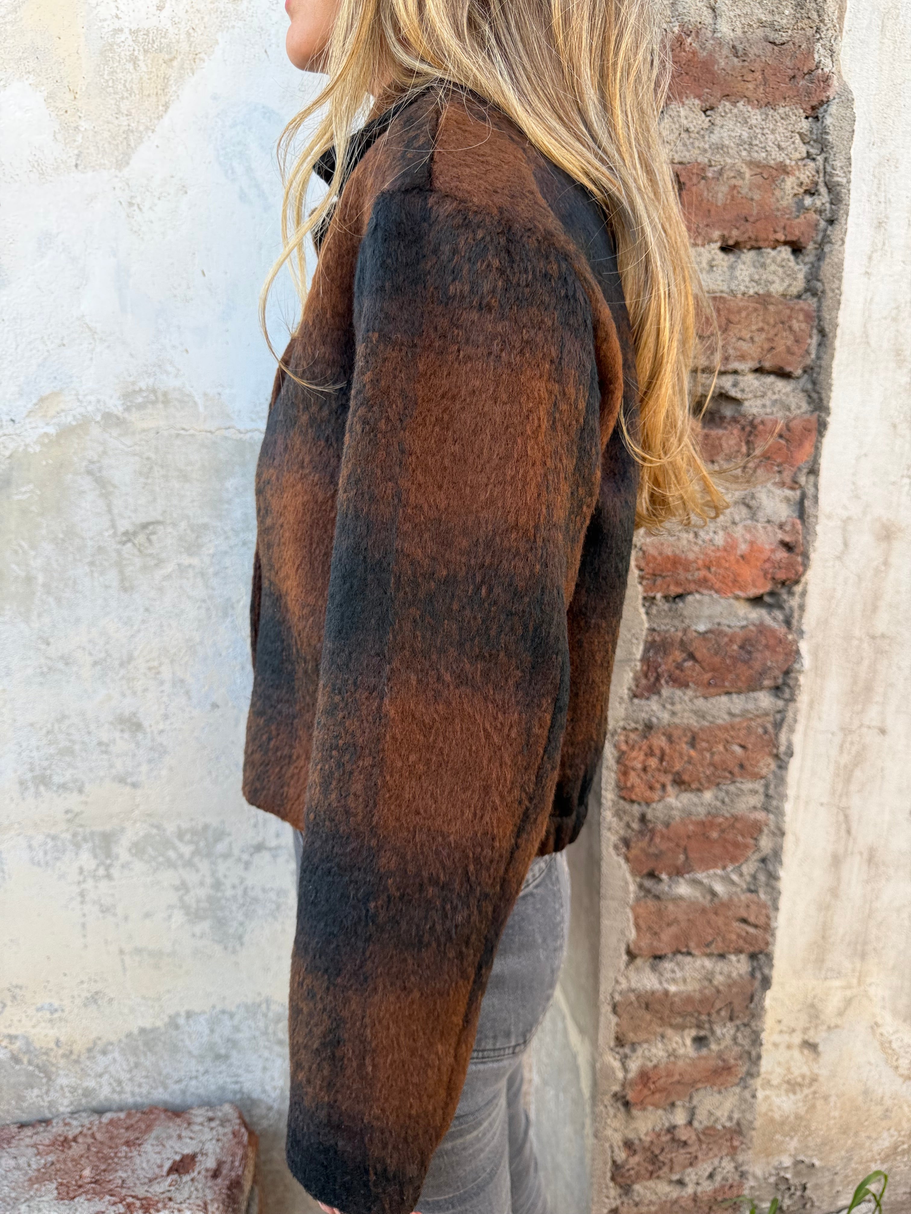 Chaqueta paño peludo escocés café