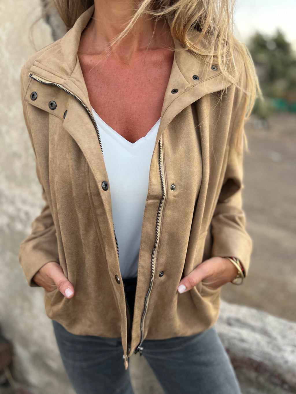 Chaqueta suede bolsillo clásico camel