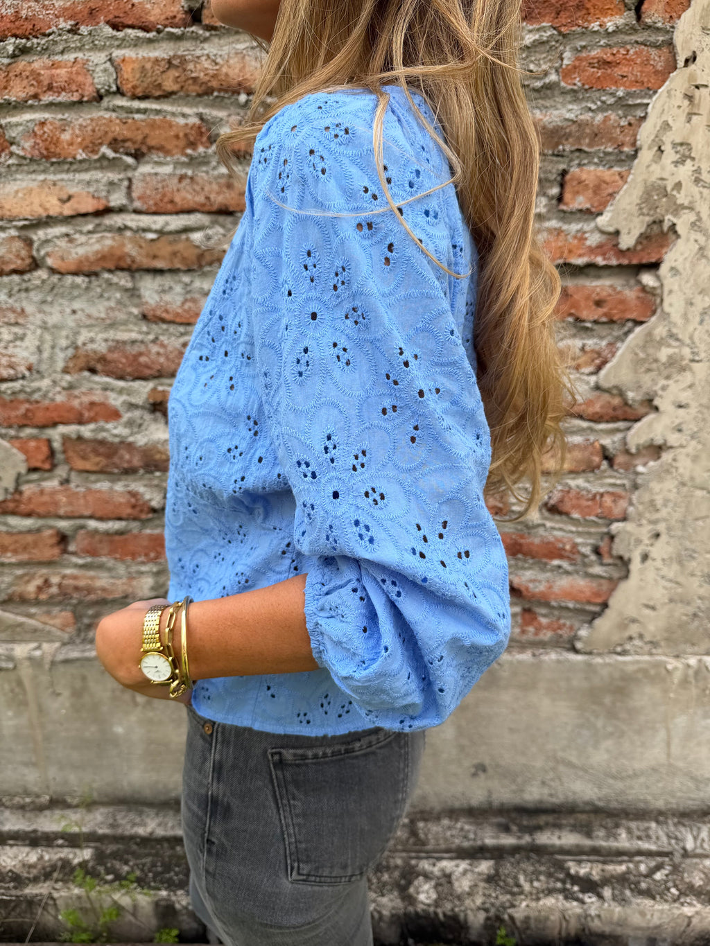 Blusa súper broderie celeste