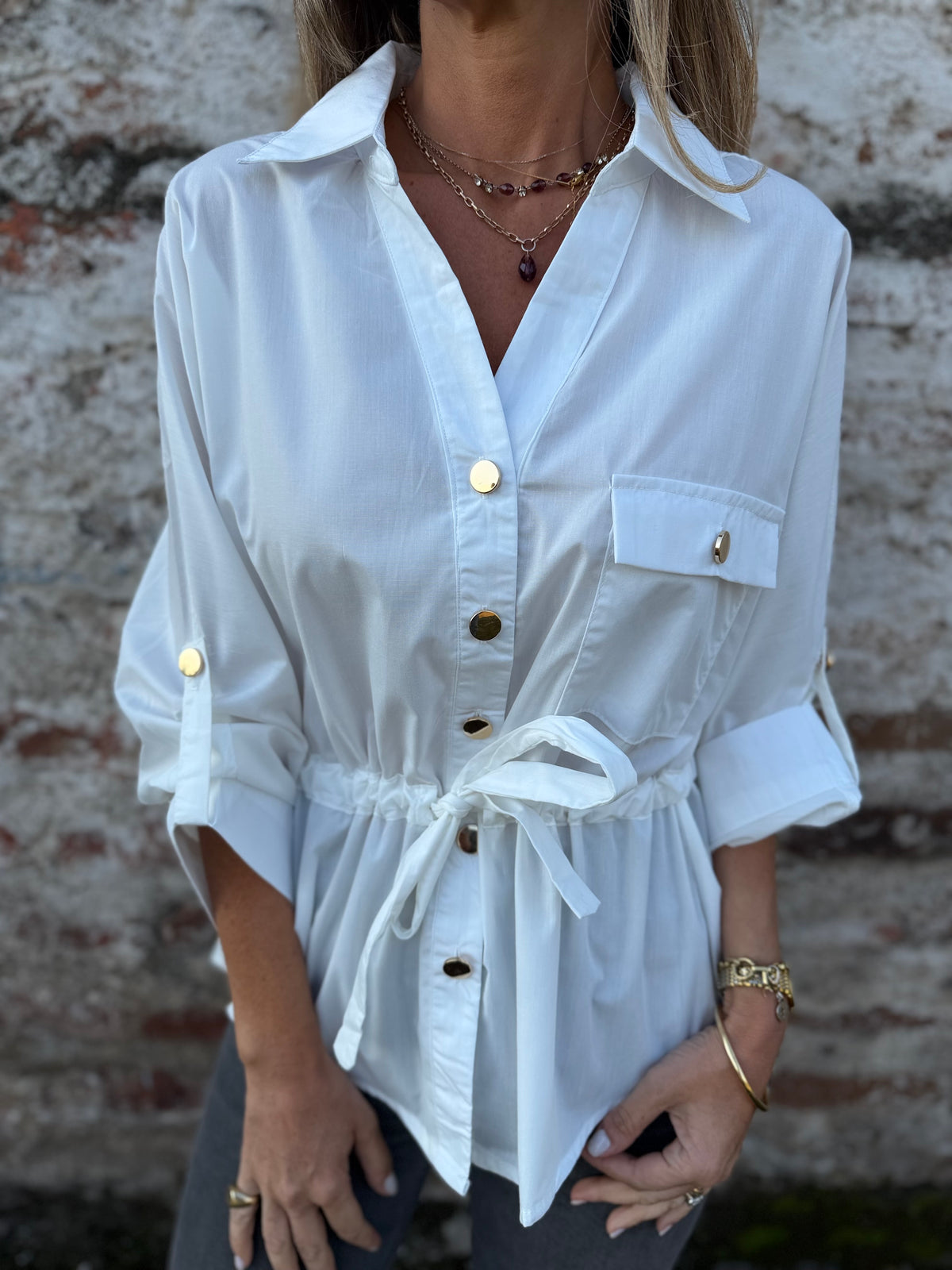 Blusa ajustable cintura blanca
