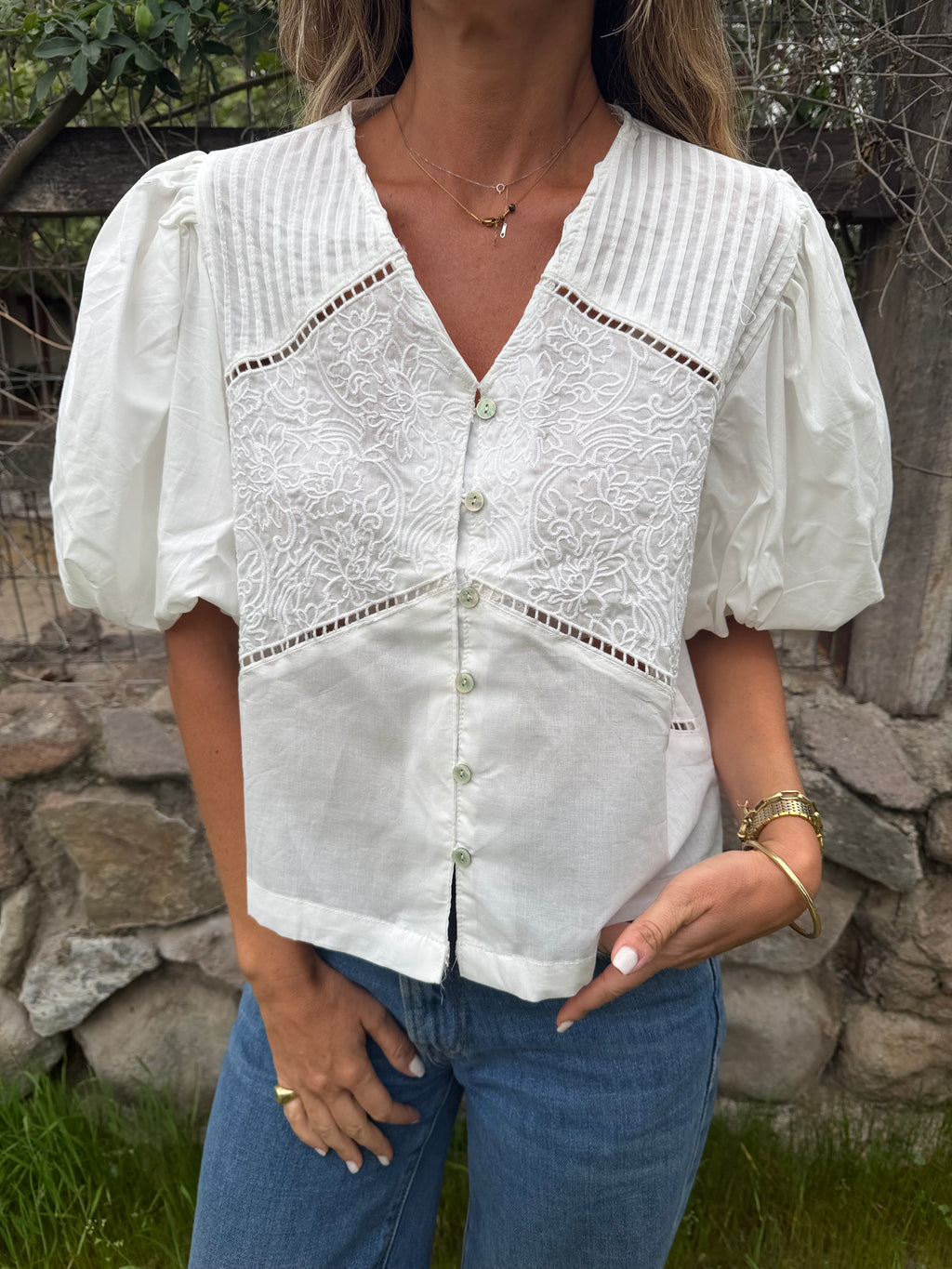 New blusa mangas abullonadas blanca