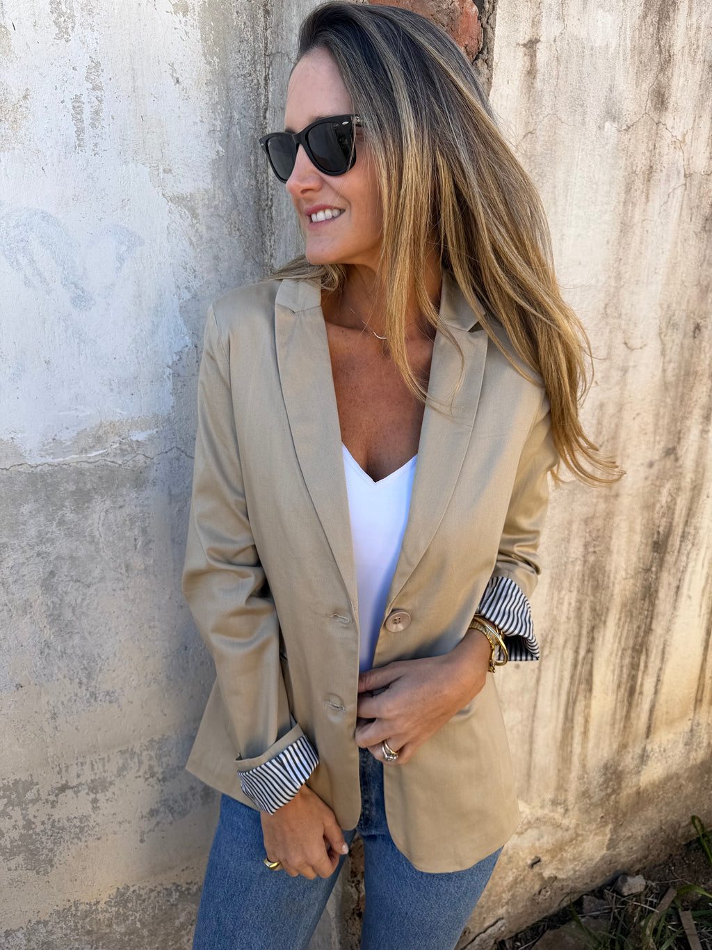 New blazer gabardina delgada con doblez rayado beige
