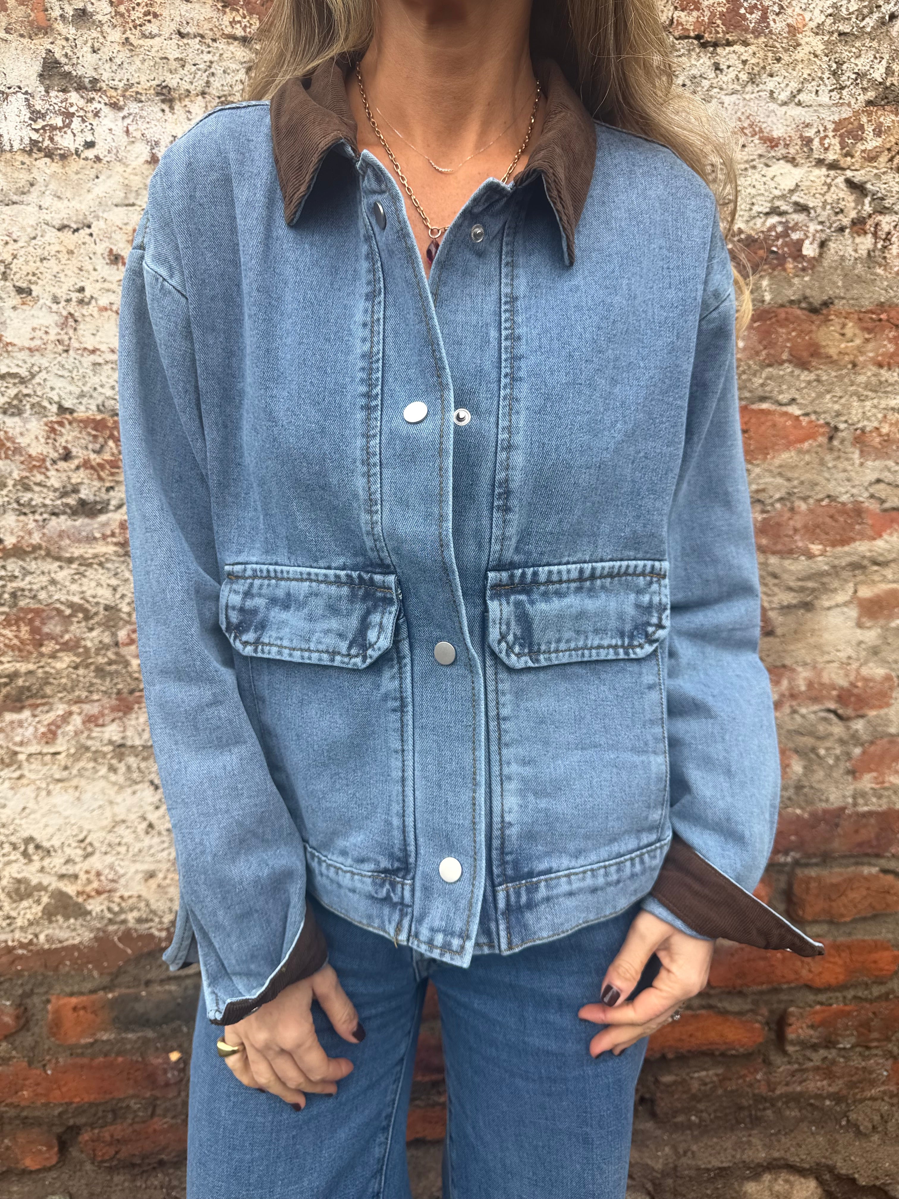 Chaqueta bluejean detalles cotelé celeste