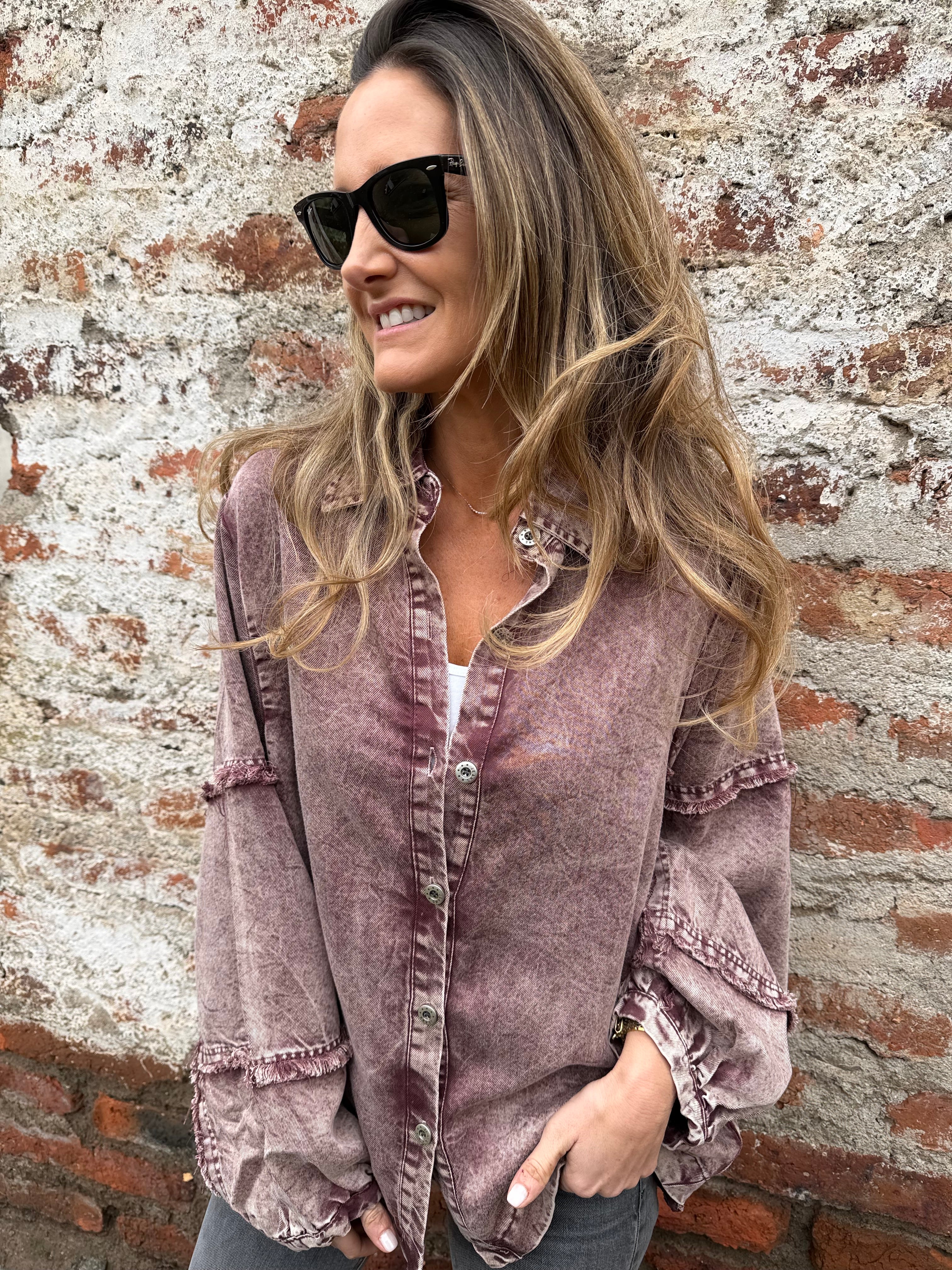 Blusa de bluejean manga globo burdeo