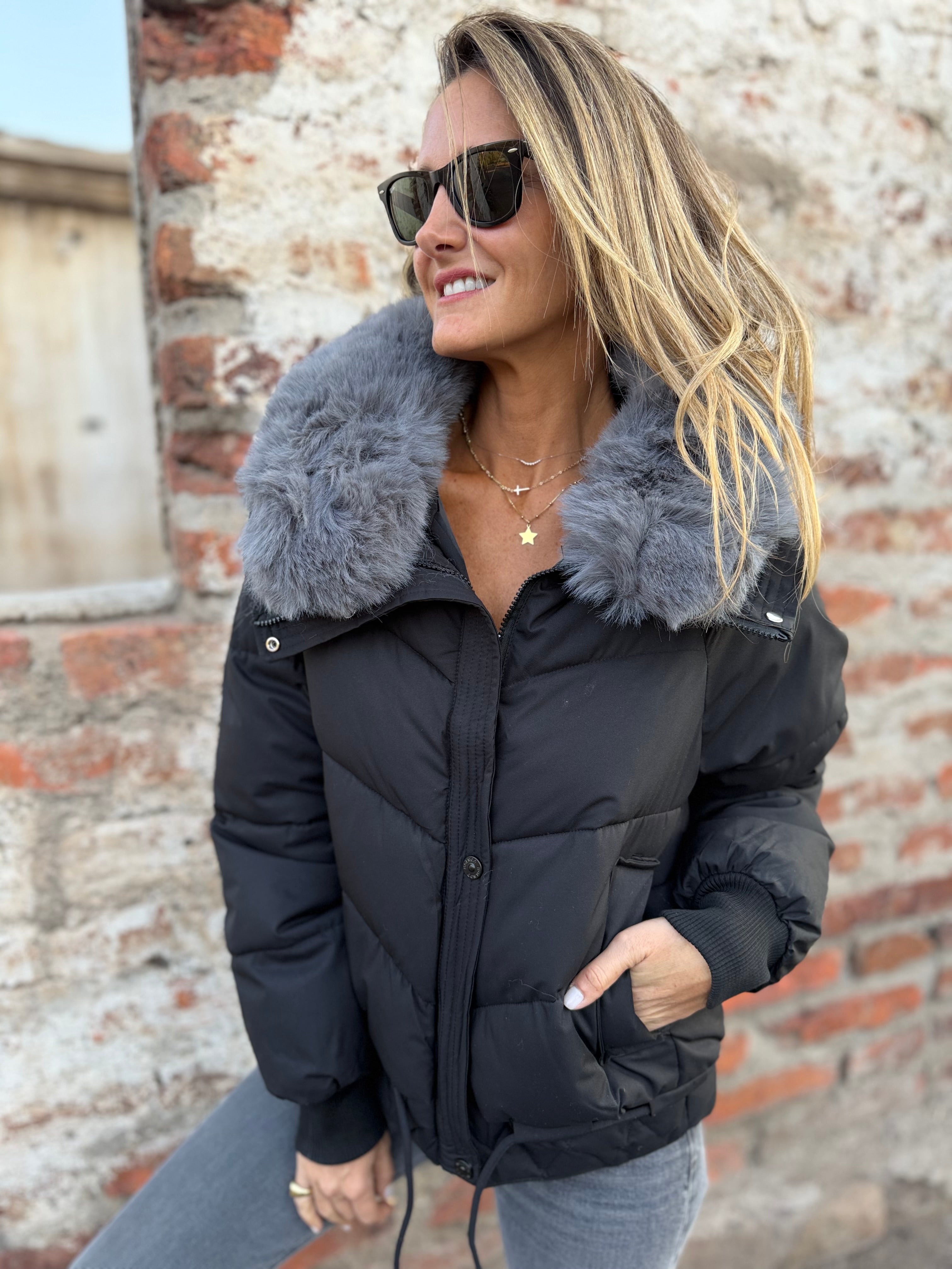 Parca puffa premium cuello removible negra
