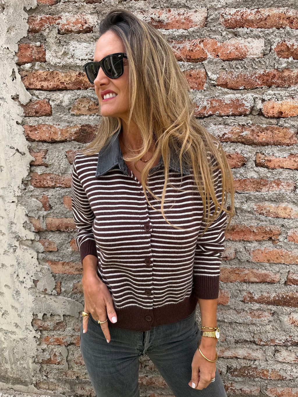 Chaleco líneas camisero cuello bluejean café