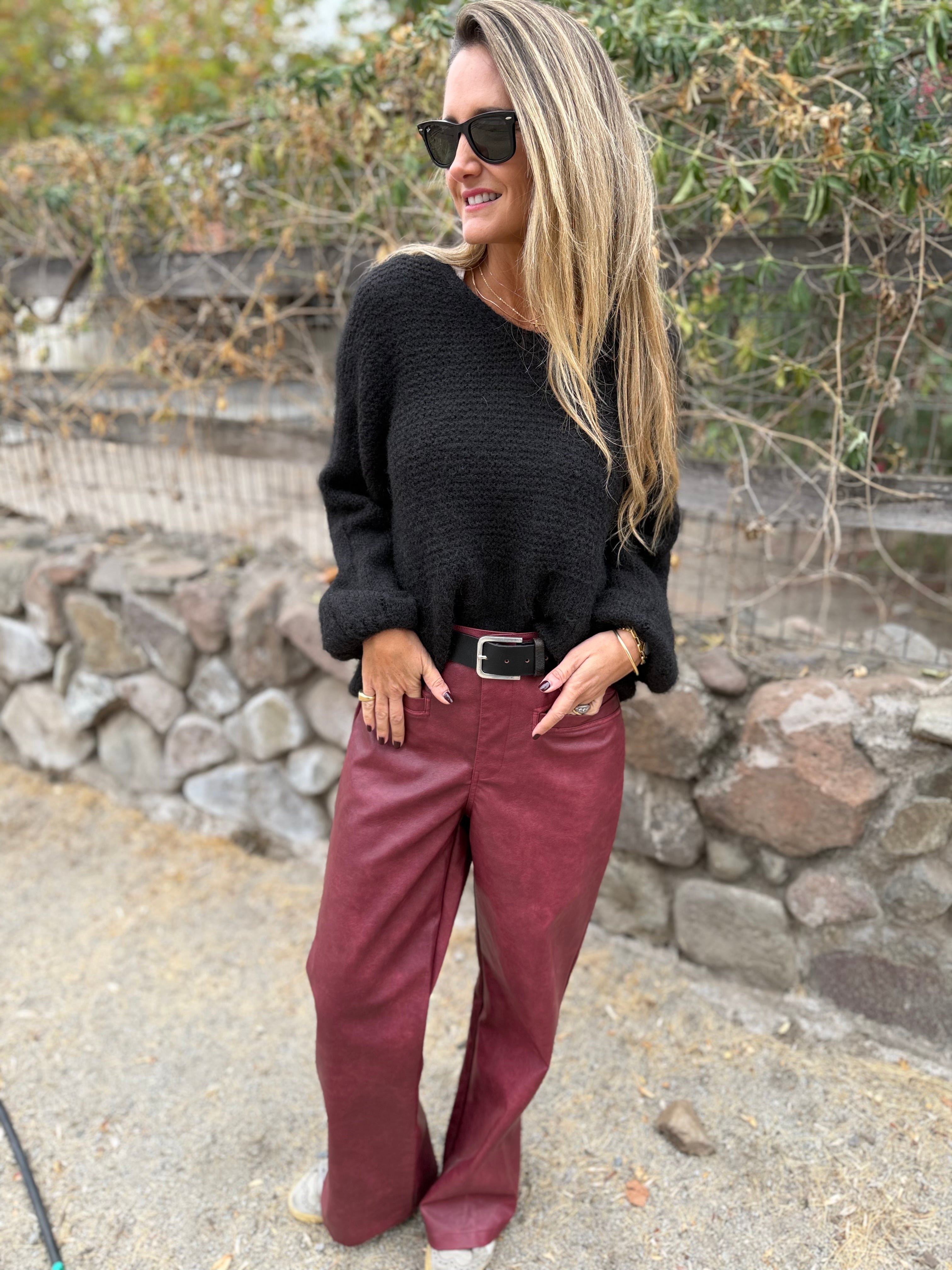 Pantalón ecocuero desgastado premium opaco burdeo