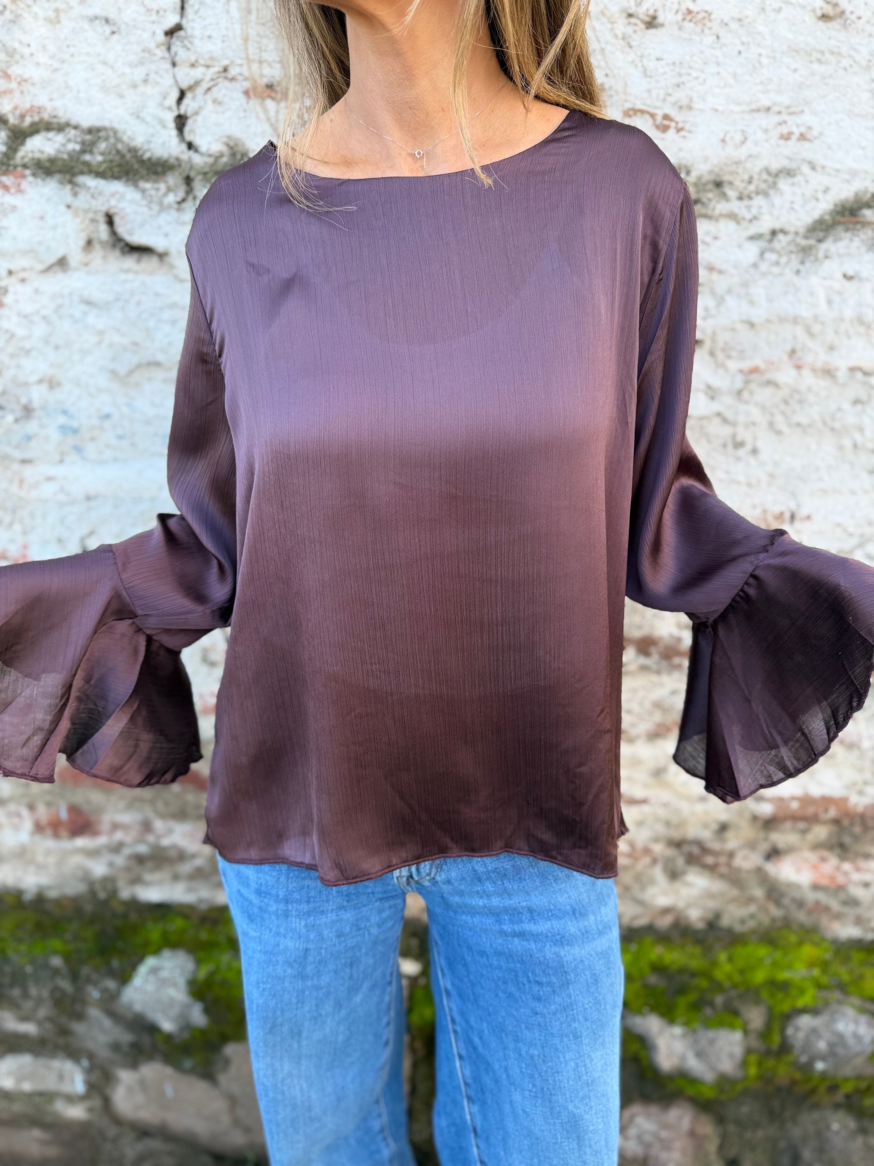Blusa perlada volados café