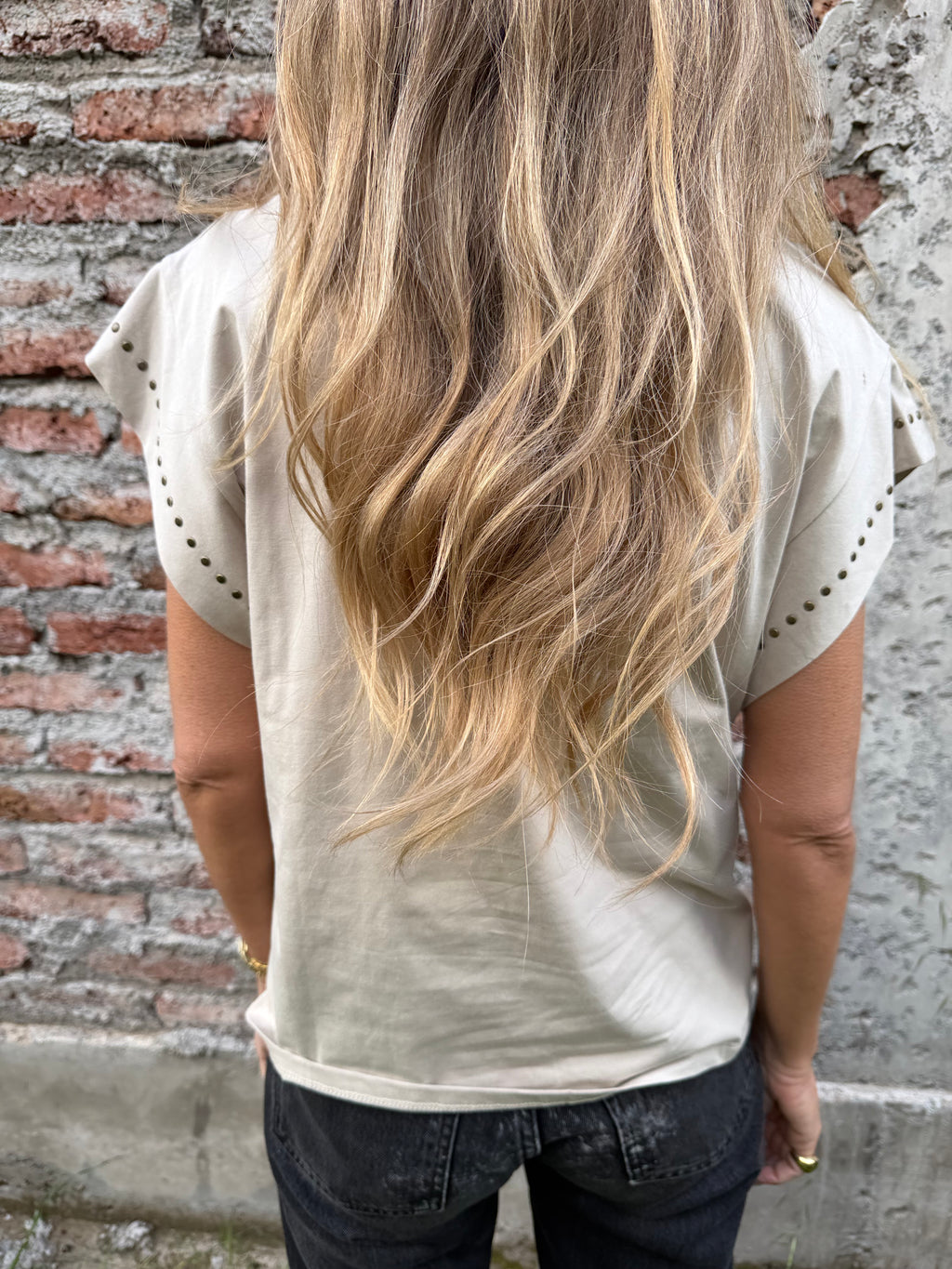 Polera tachitas beige