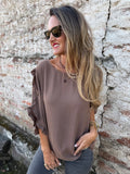 Blusa crep vuelitos mangas café