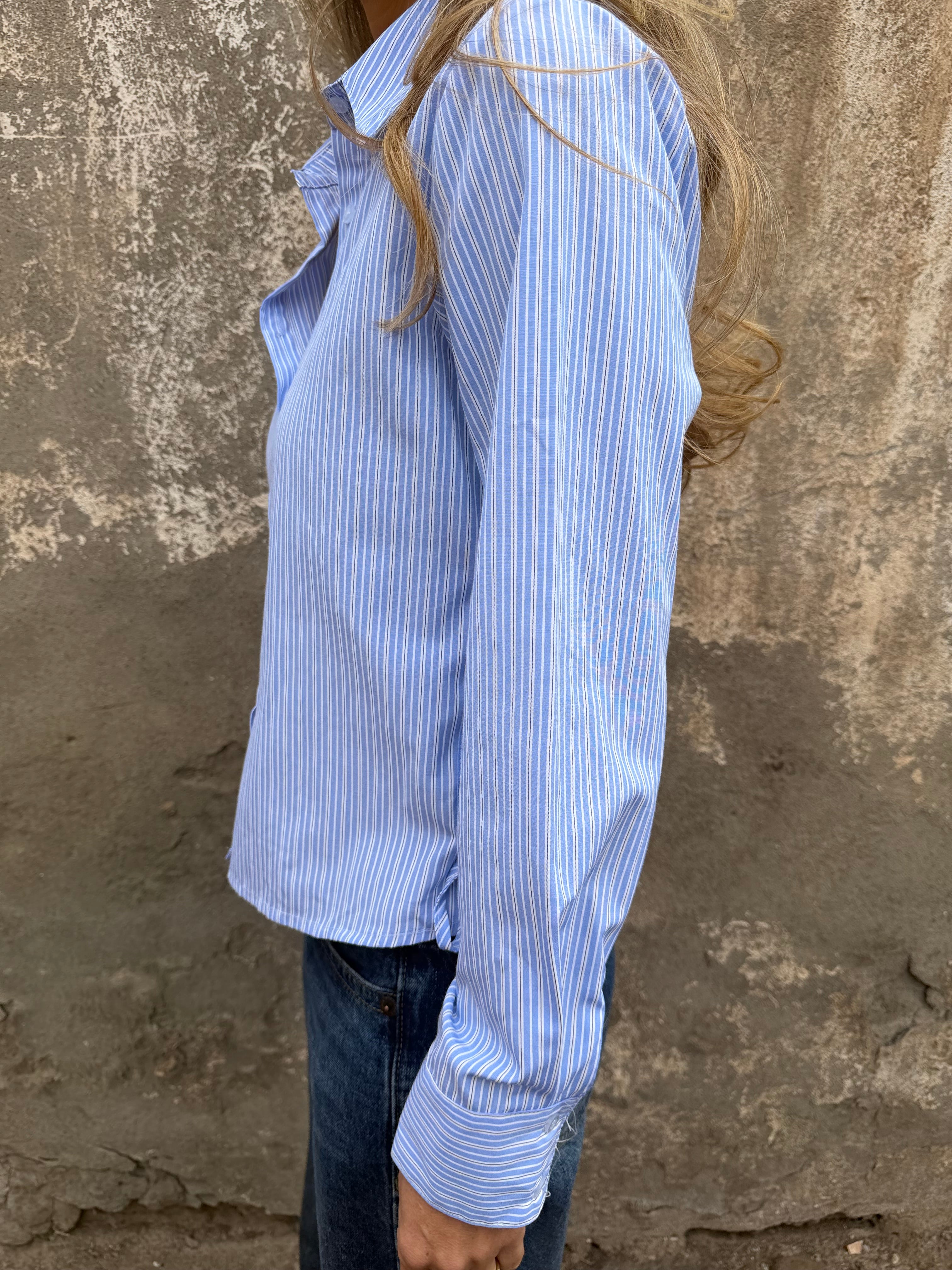 Blusa rayitas amarritas laterales