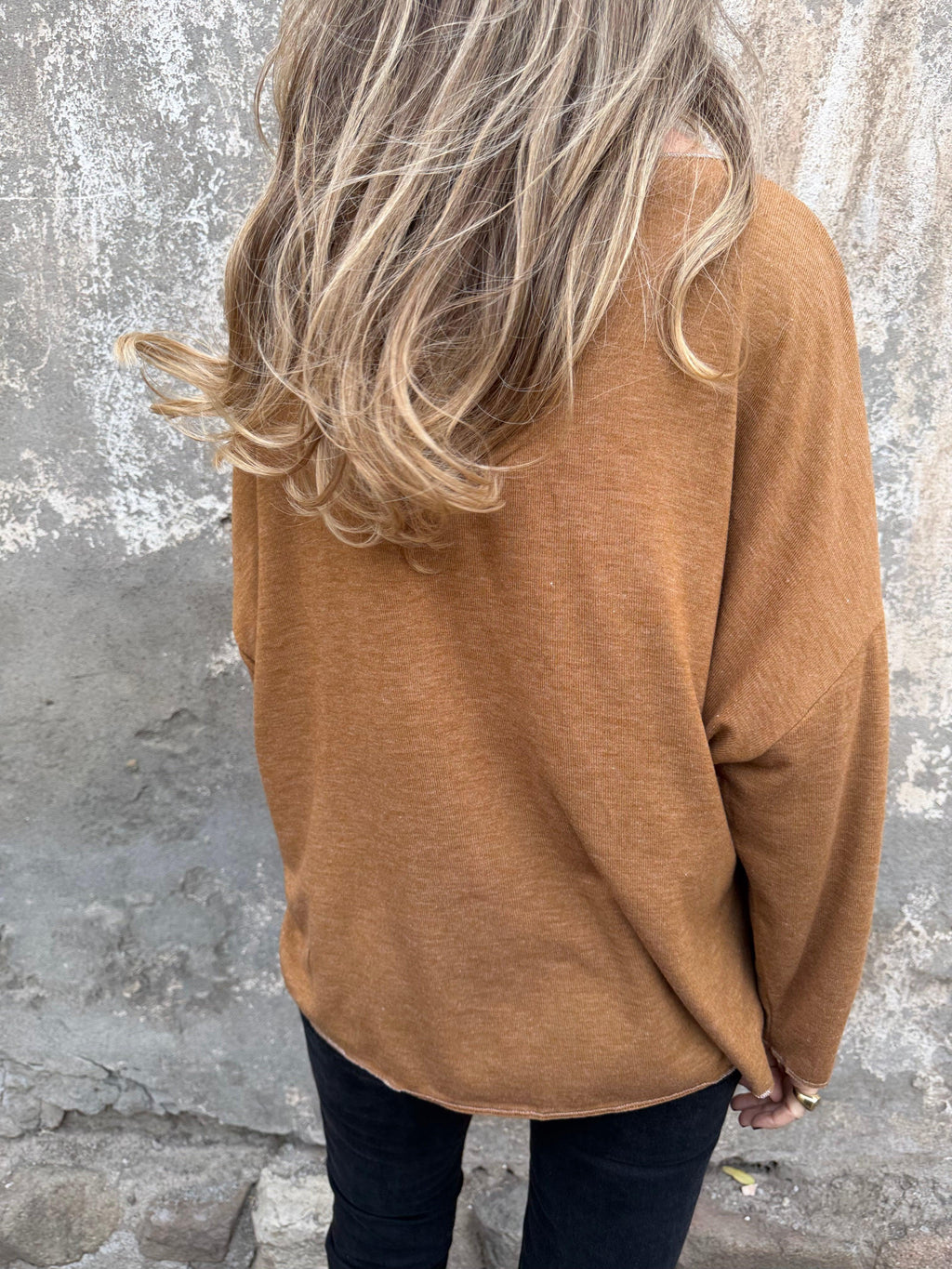 Maxxi polera lanilla bordes plateados camel