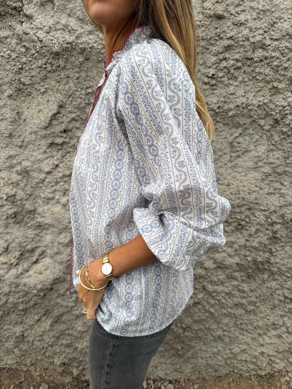 Blusa diseños y manga globo azul