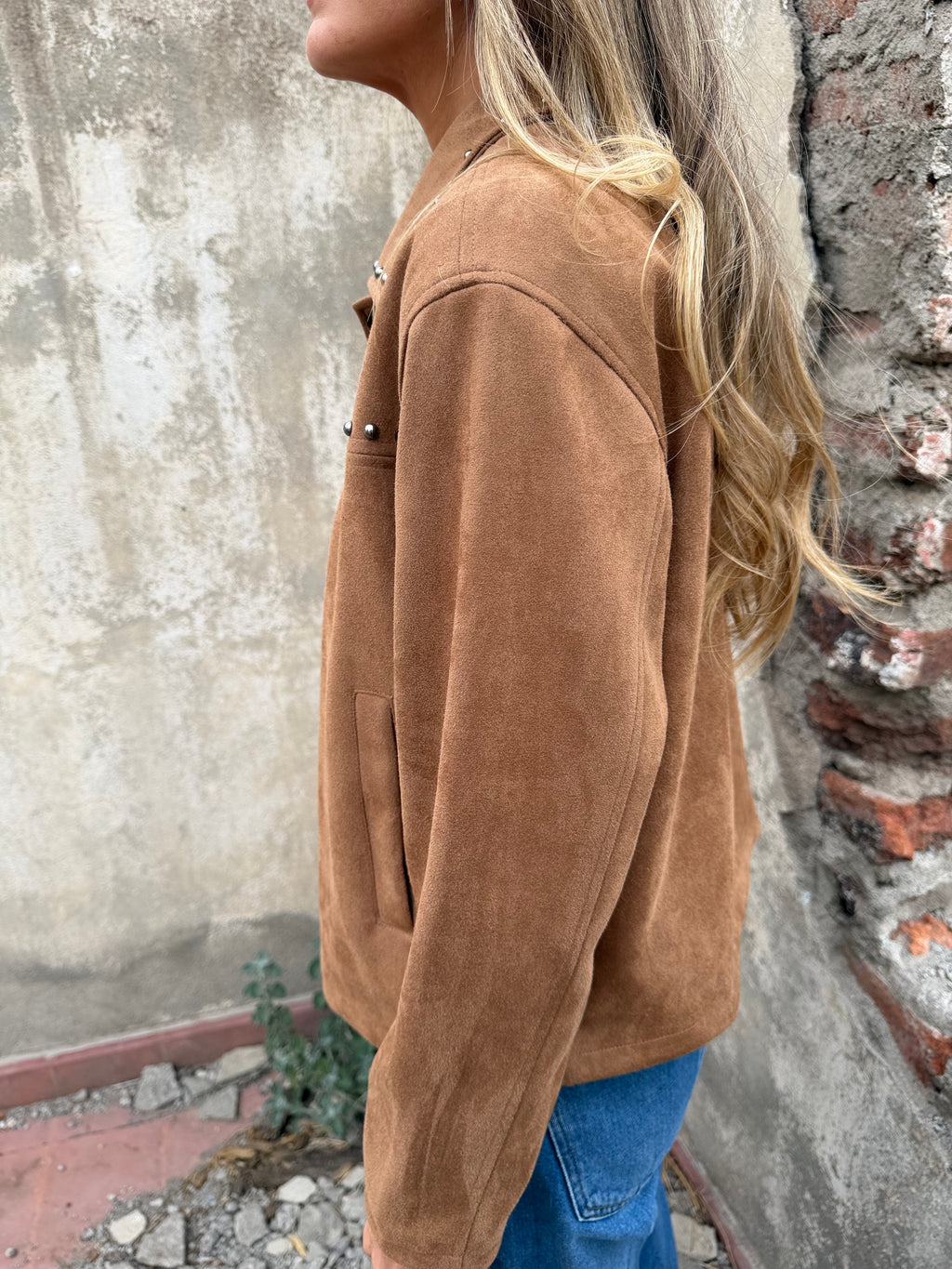 Chaqueta suede tachitas camel