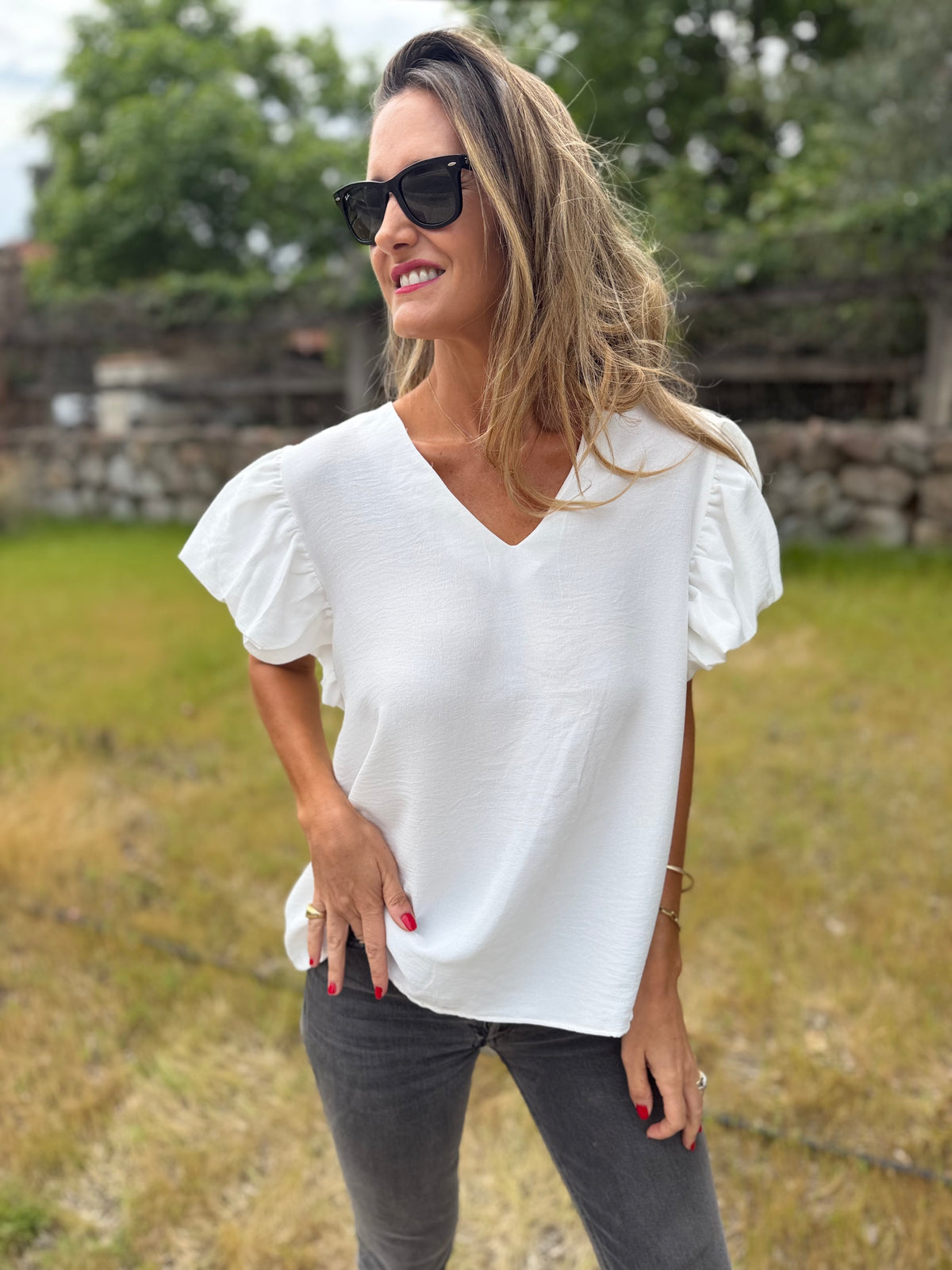 Blusa crep vuelitos mangas blanca