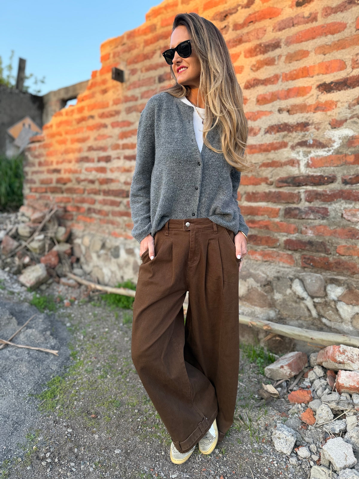 Bluejean pierna ancha new pinzas café