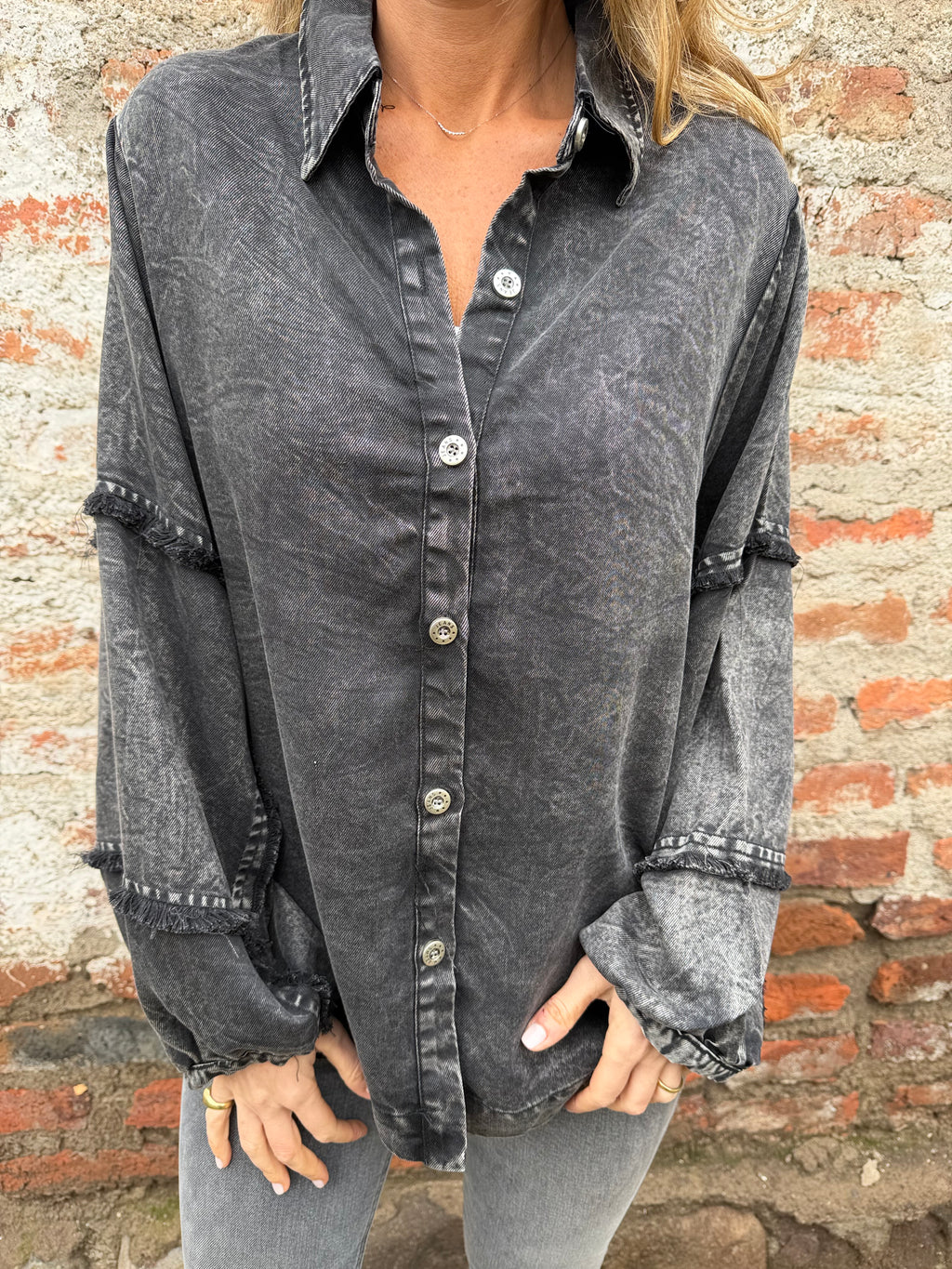 Blusa de bluejean manga globo negra