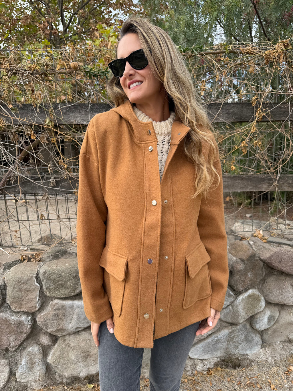 Chaqueta simple paño bolsillos camel