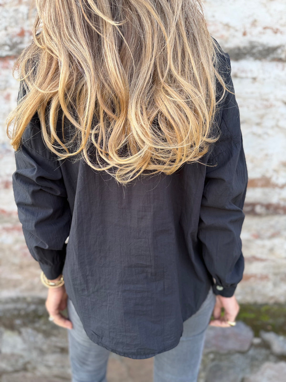 Blusa negra flores broderie