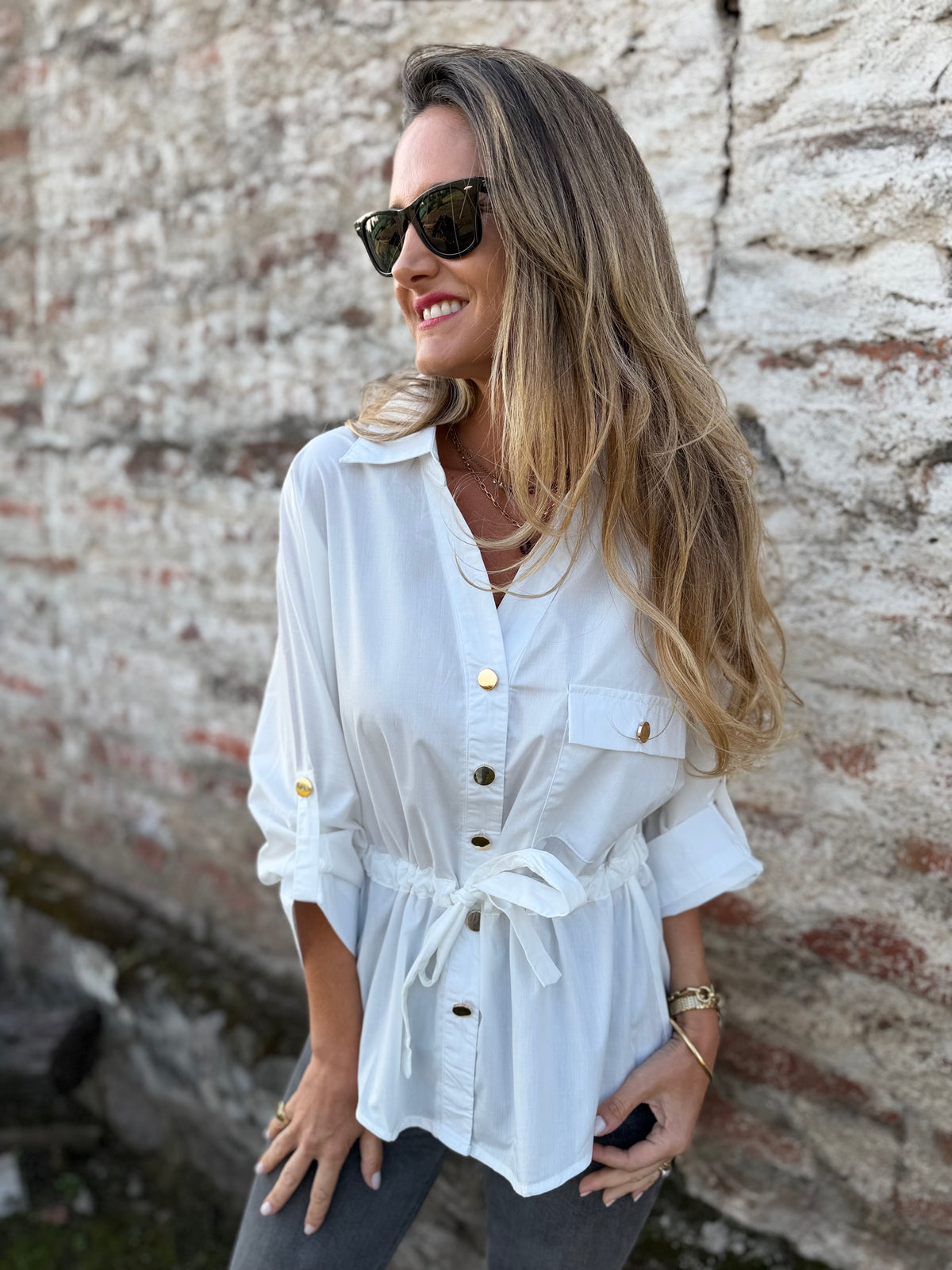 Blusa ajustable cintura blanca