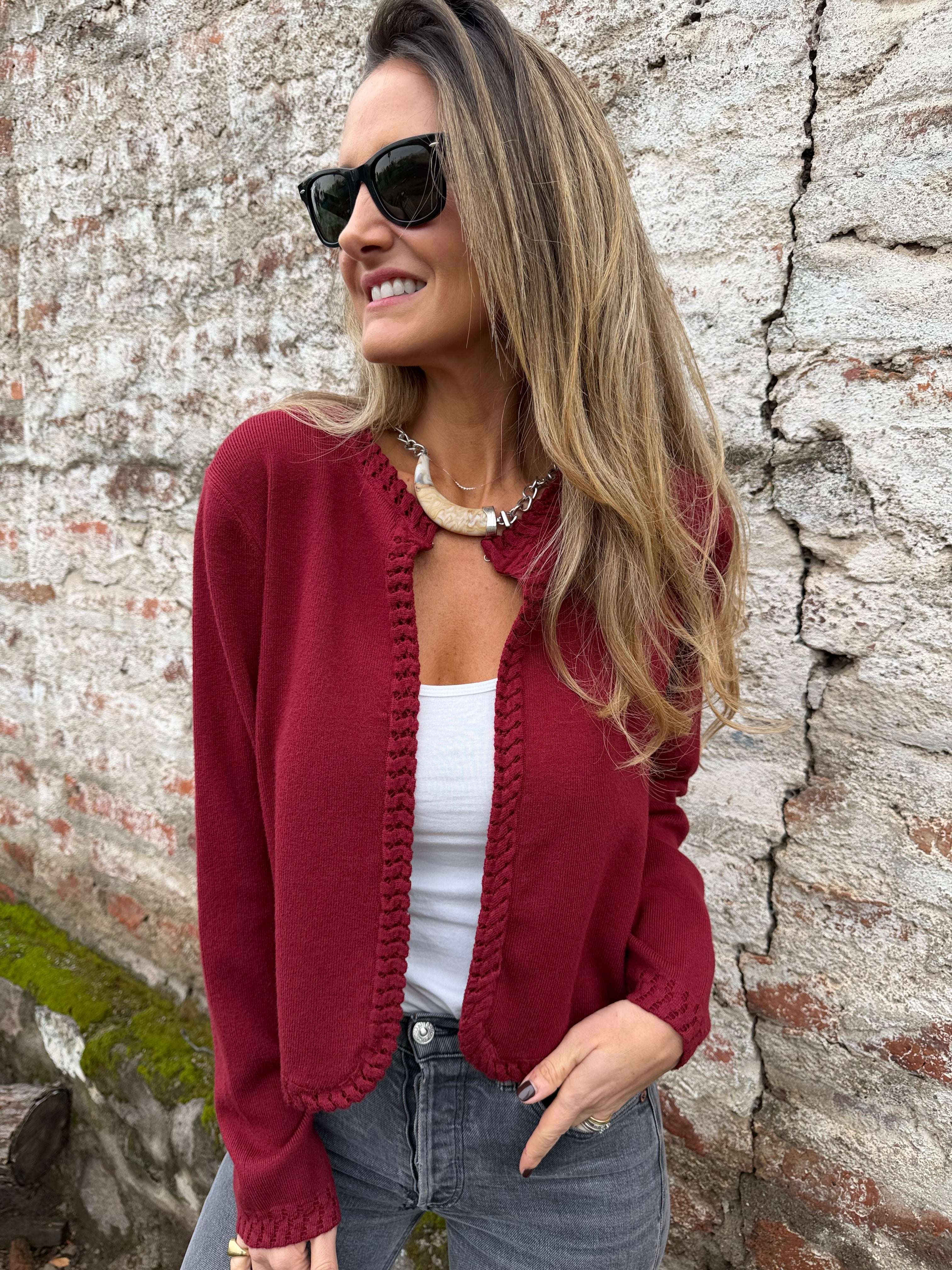 Chaquetita tejida detalles roja italiana