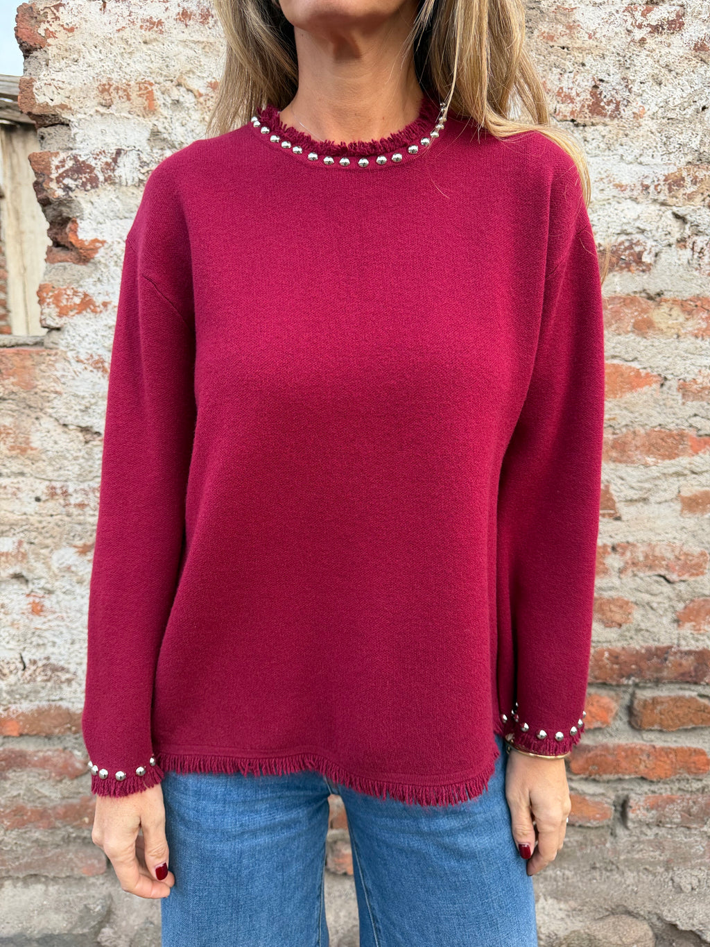 Chaleco tachas escote desflecado rojo italiano