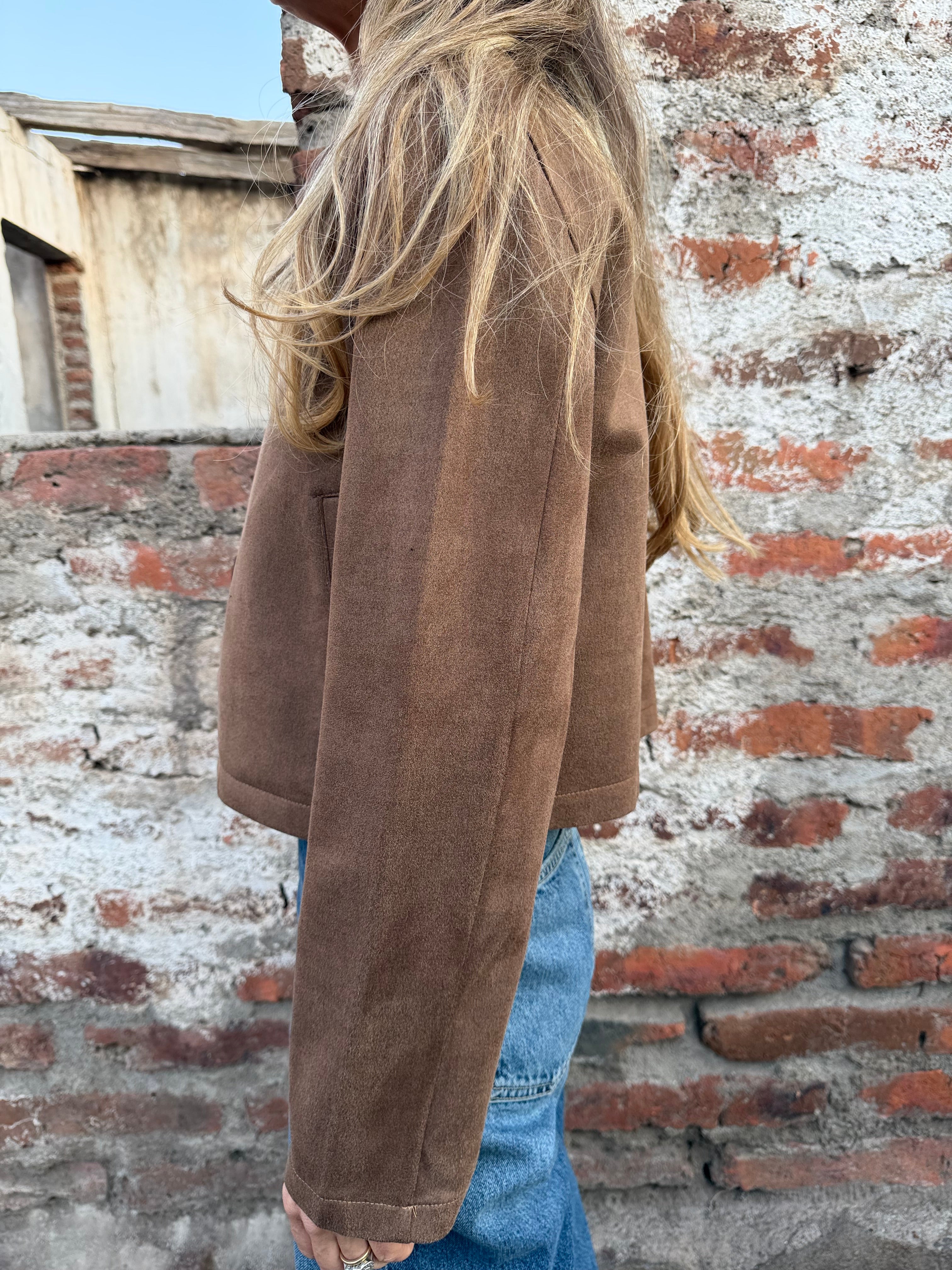 Chaqueta simple suede camel