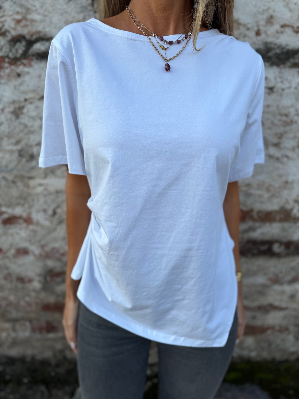 Polera largo irregular blanca