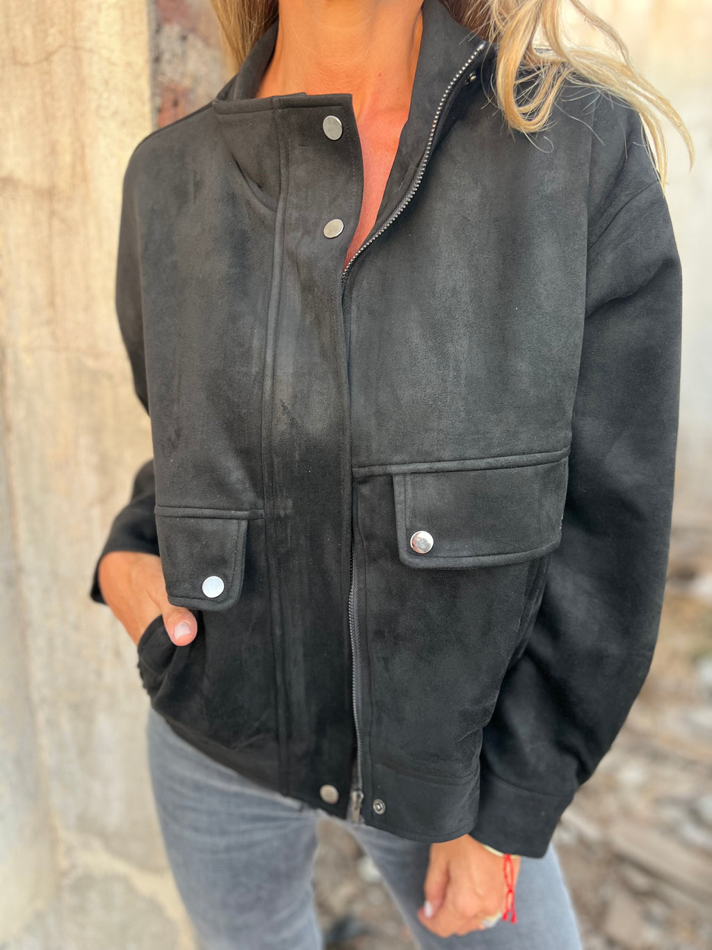 Chaqueta suede bolsillo grande negro